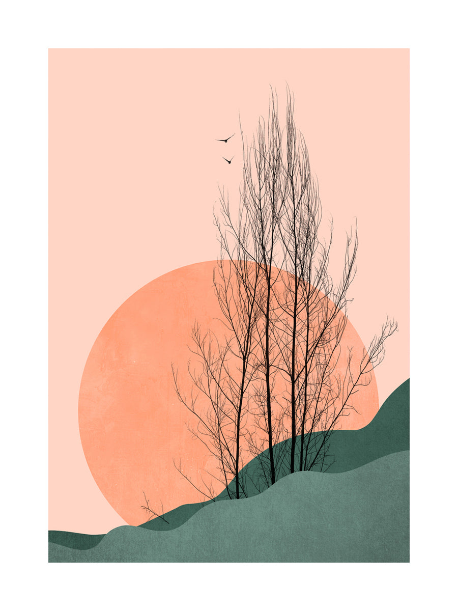 Grafische Illustration von schwarzen Bäumen und grünen Hügeln vor einer rosa Sonne und einem hellrosa Hintergrund.