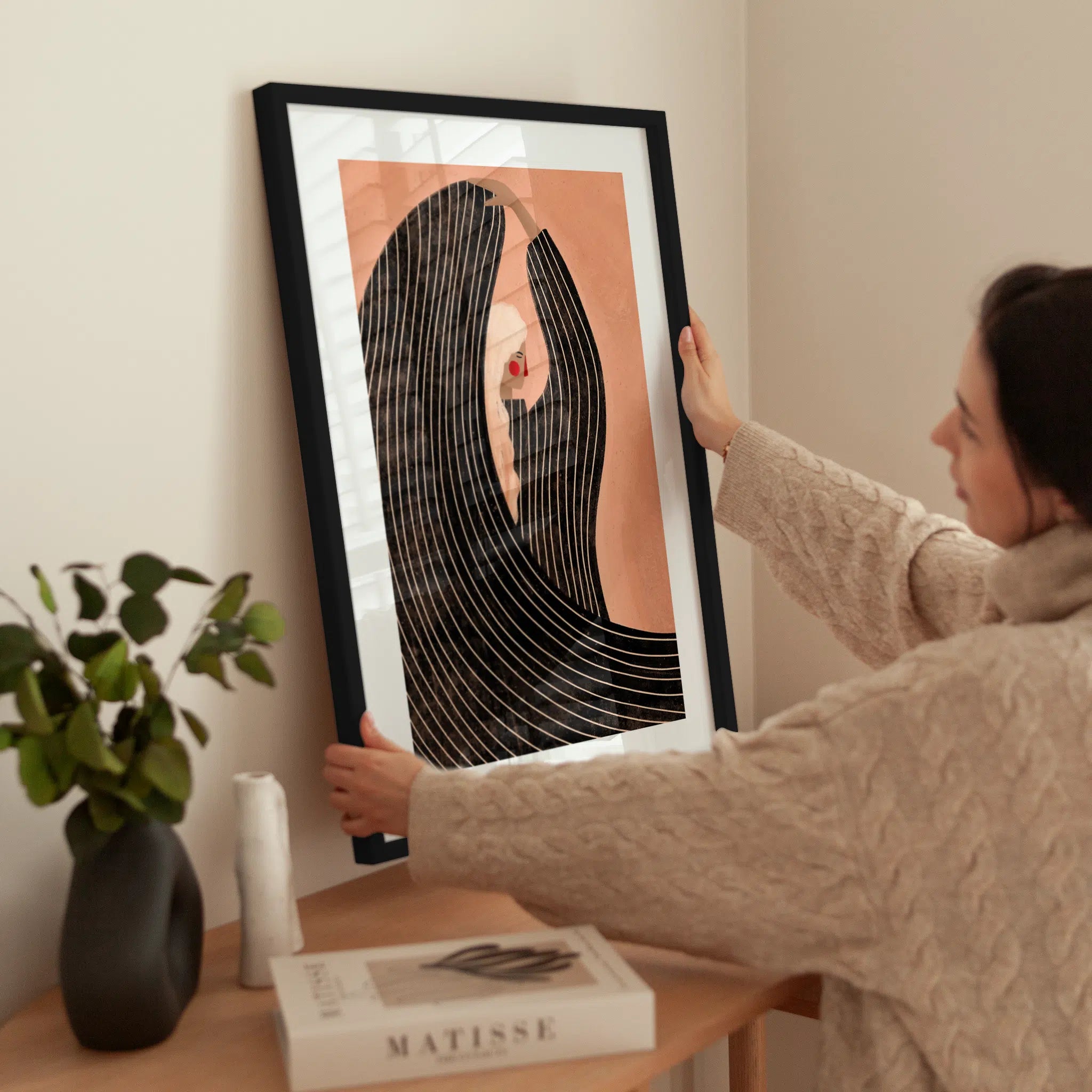 Woman in The Black Dress wird aufgehängt