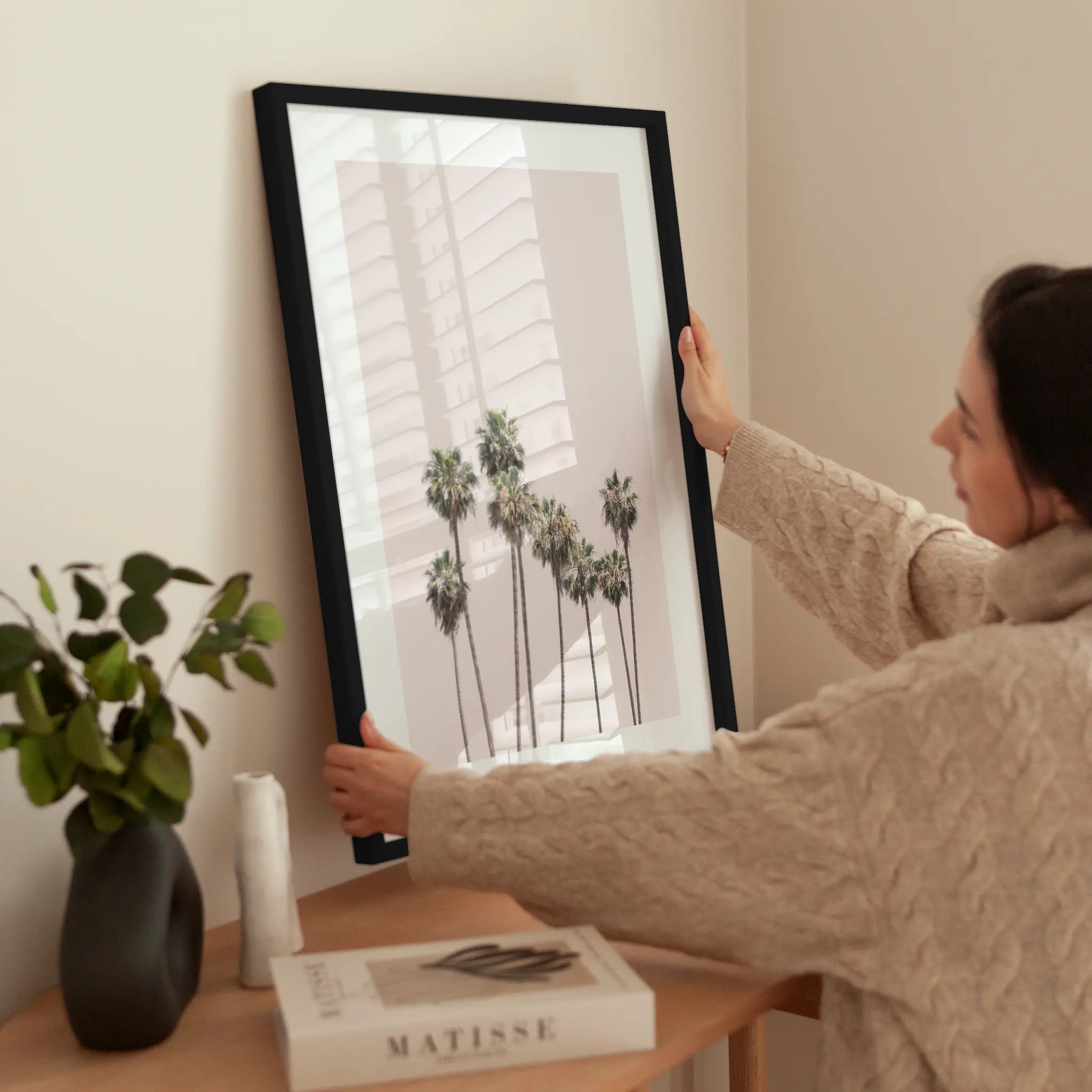 Blush Palms wird aufgehängt