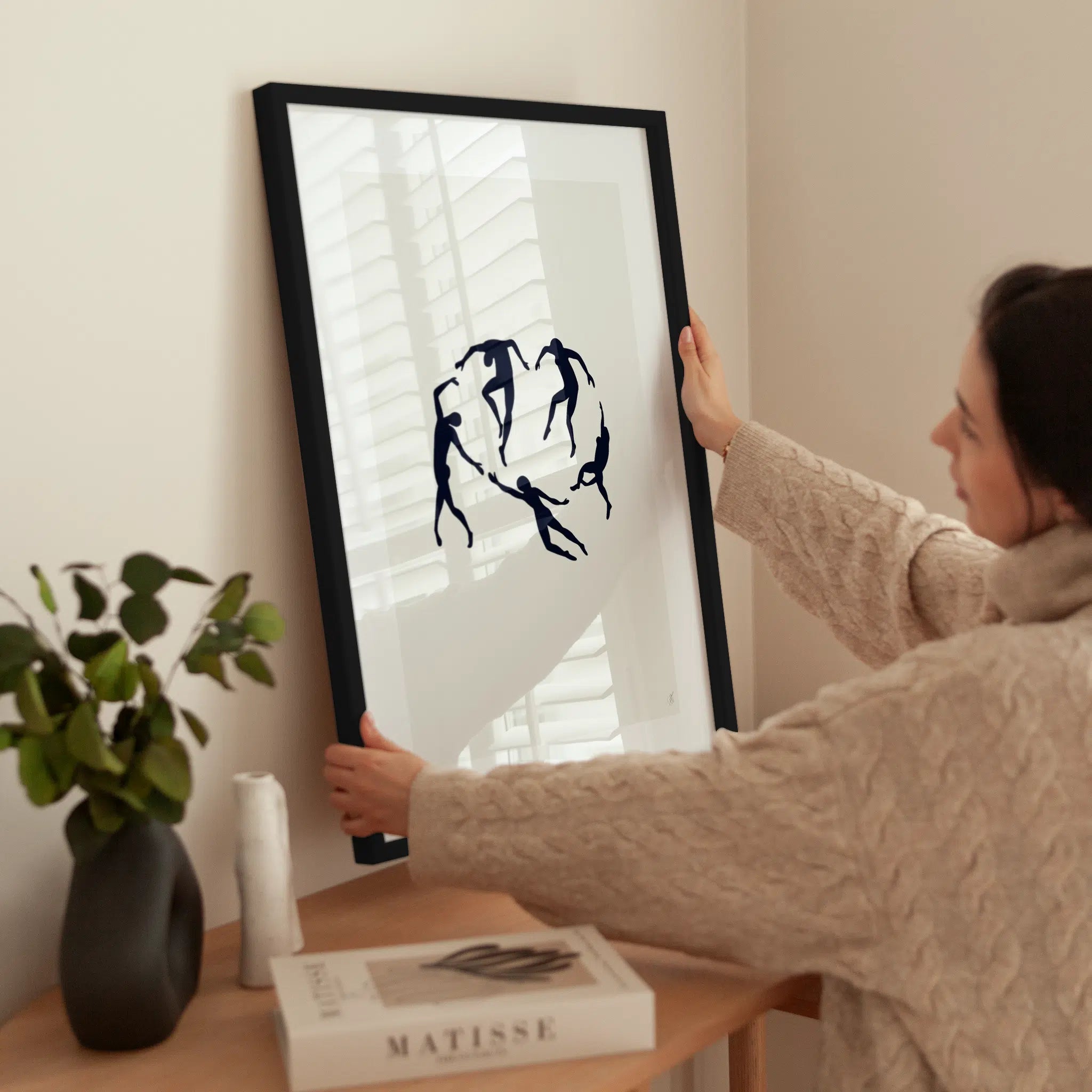 Matisse Dance wird aufgehängt