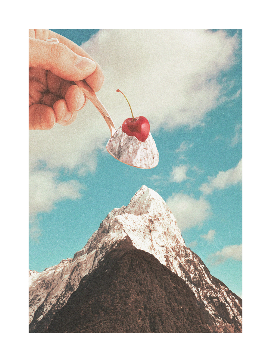 Collage mit einer Hand, die einen Löffel mit einer Kirsche vor einem Berg und blauem Himmel hält.