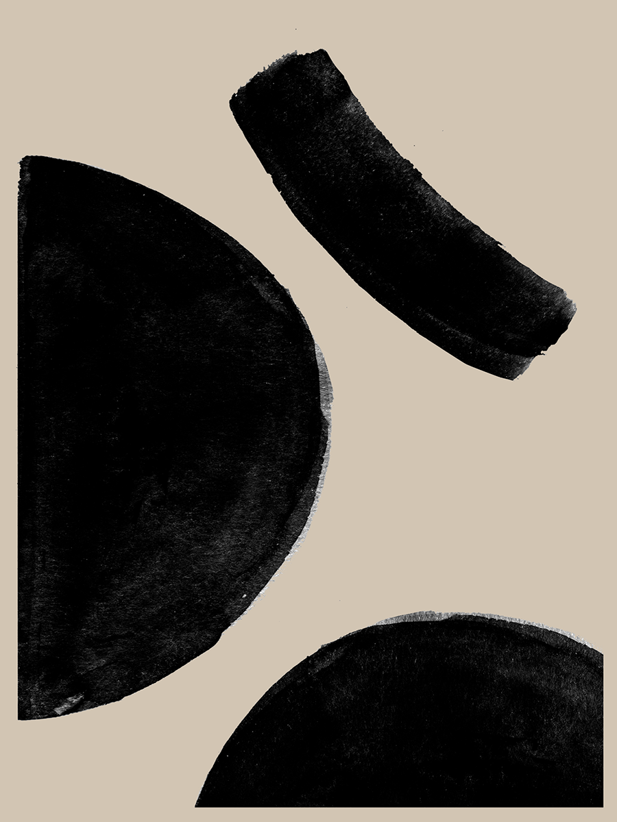 Abstrakte schwarze Formen auf beigem Hintergrund.