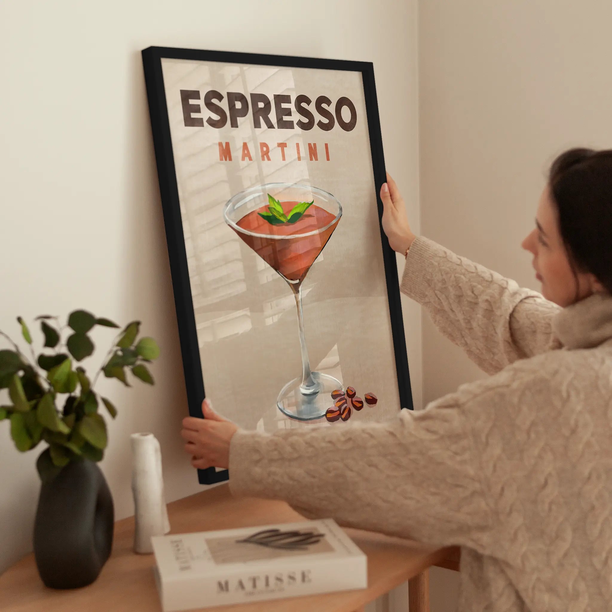 Vintage Espresso Martini wird aufgehängt
