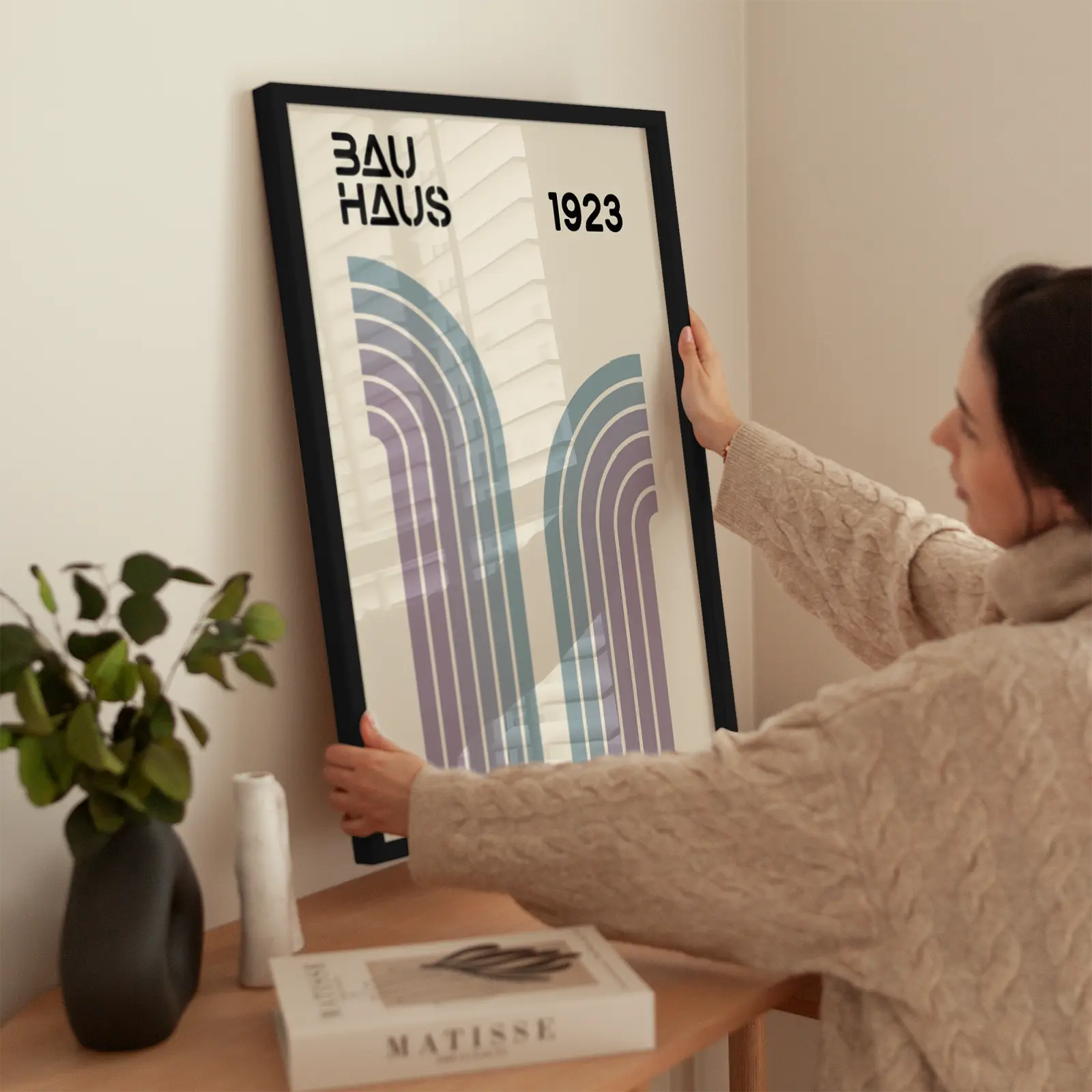 Arch Violet — Bauhaus 1923 wird aufgehängt