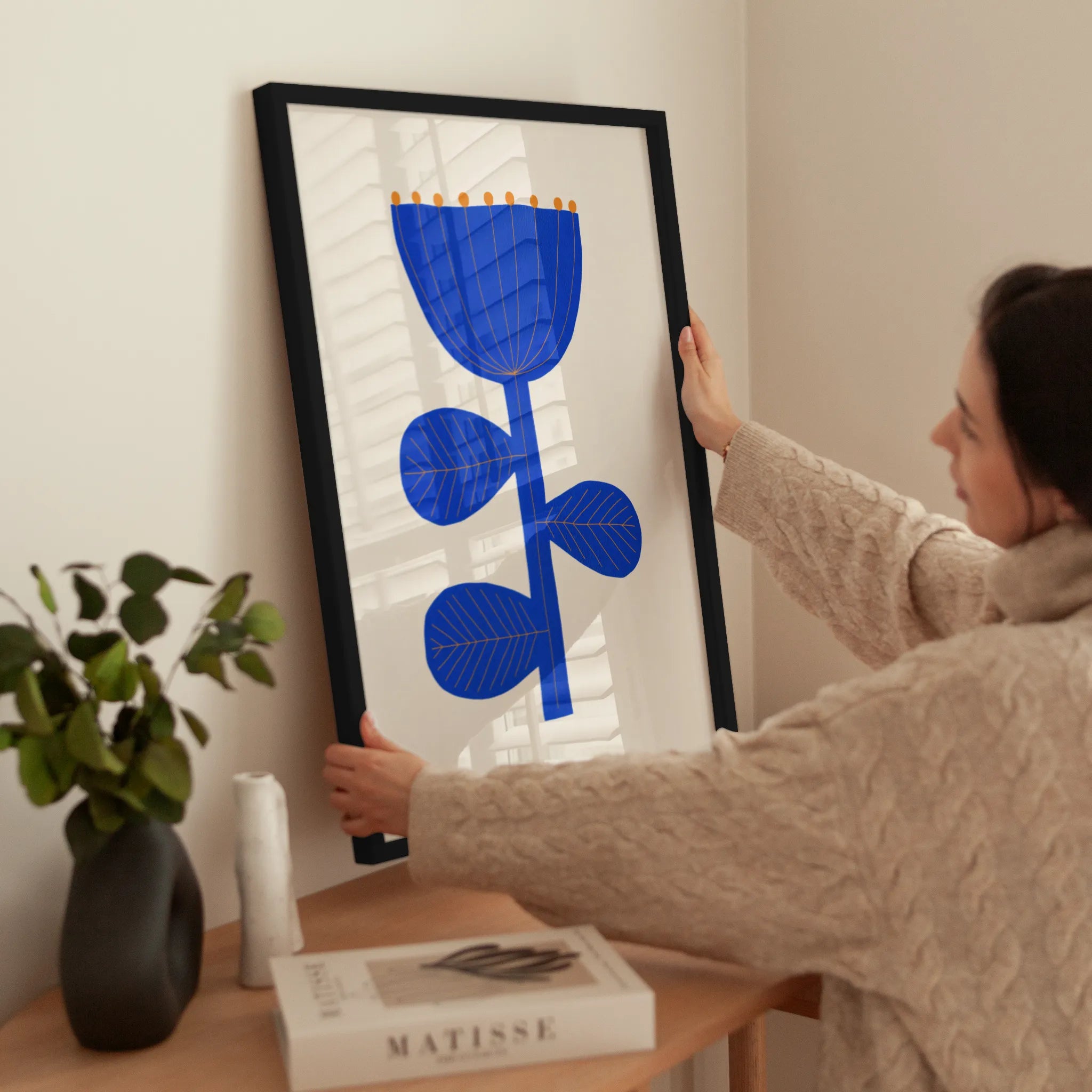 Blue Botanical 2 wird aufgehängt