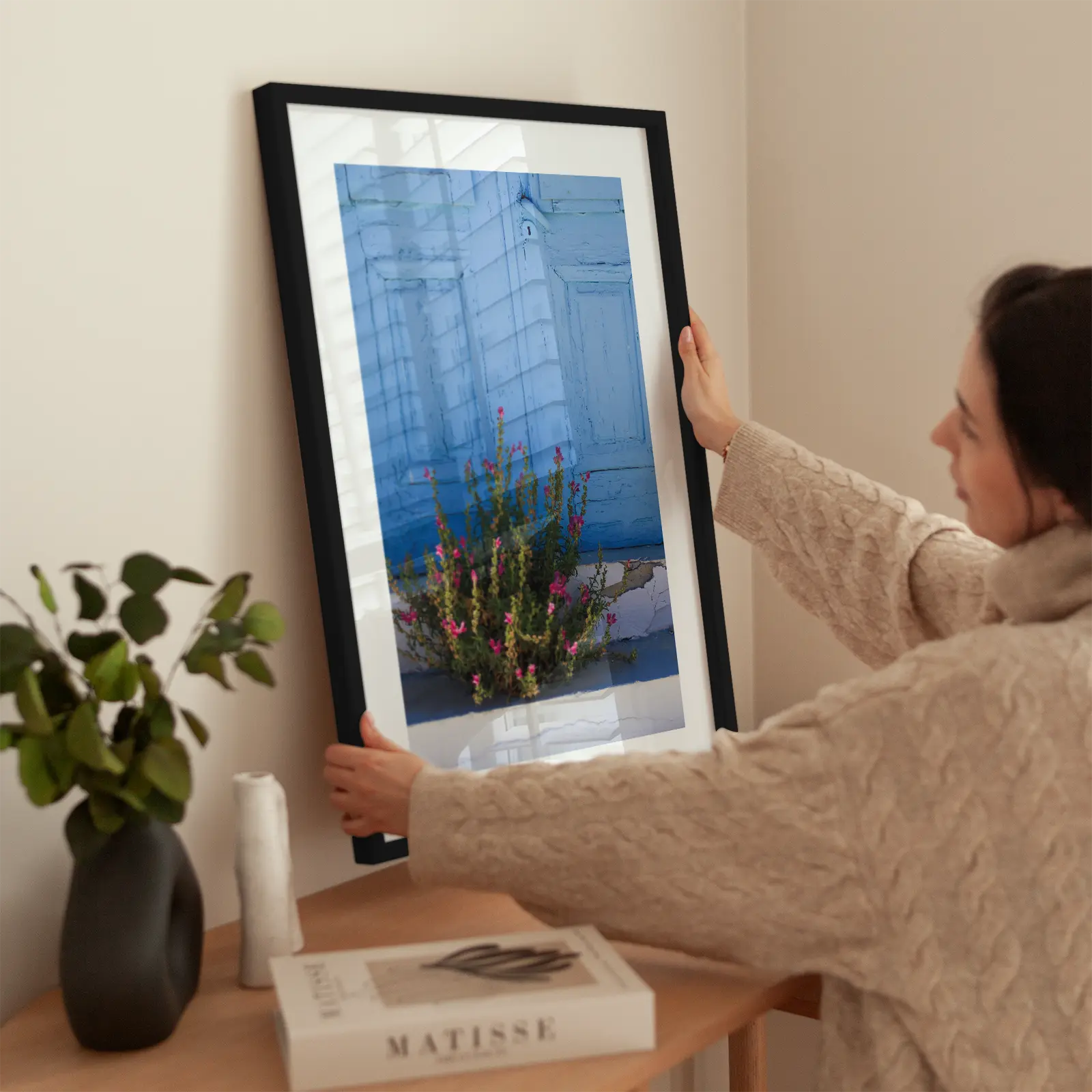 Doorstep Blooms wird aufgehängt