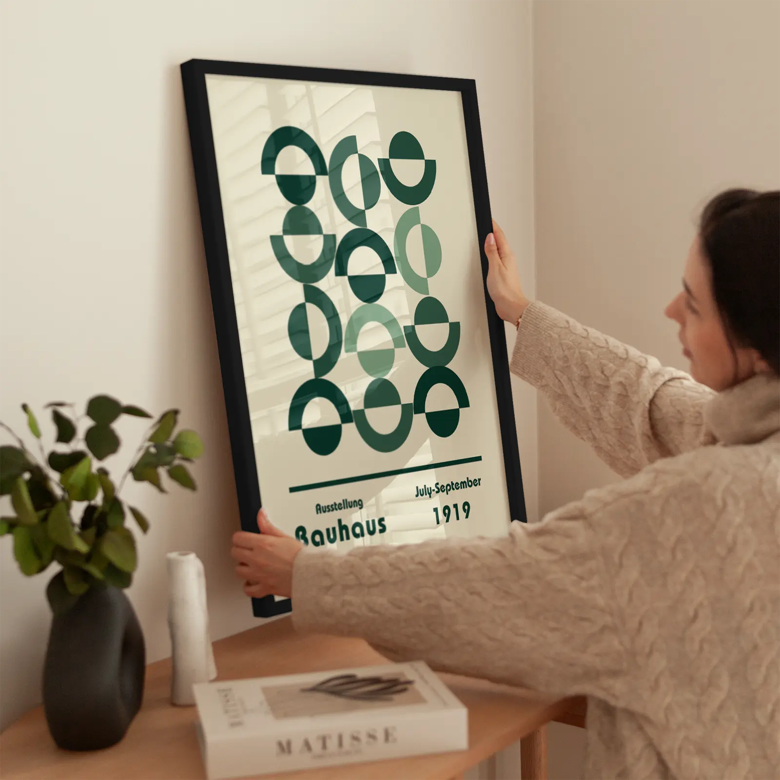 Emerald — Bauhaus 1919 wird aufgehängt