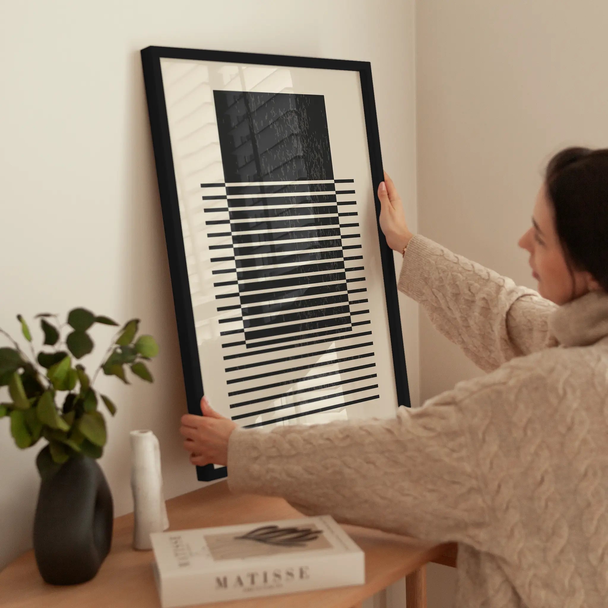 Graphic Lines and Square wird aufgehängt