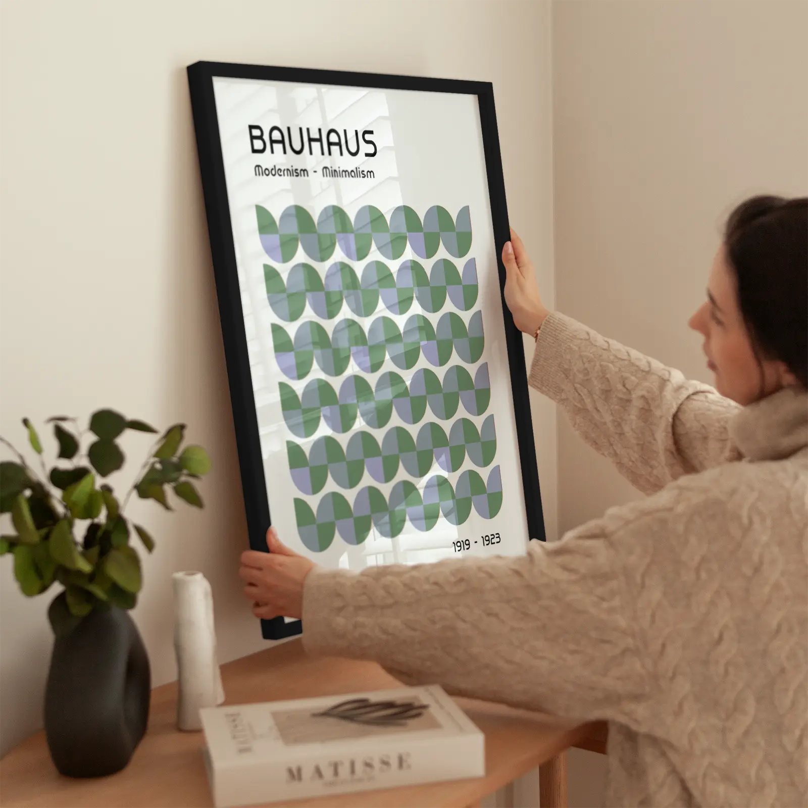 Green Ocean Waves — Bauhaus 1923 wird aufgehängt