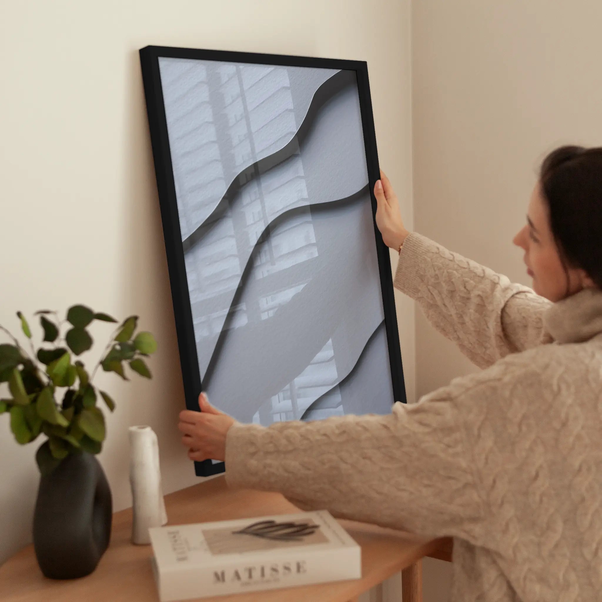 Grey Waves wird aufgehängt