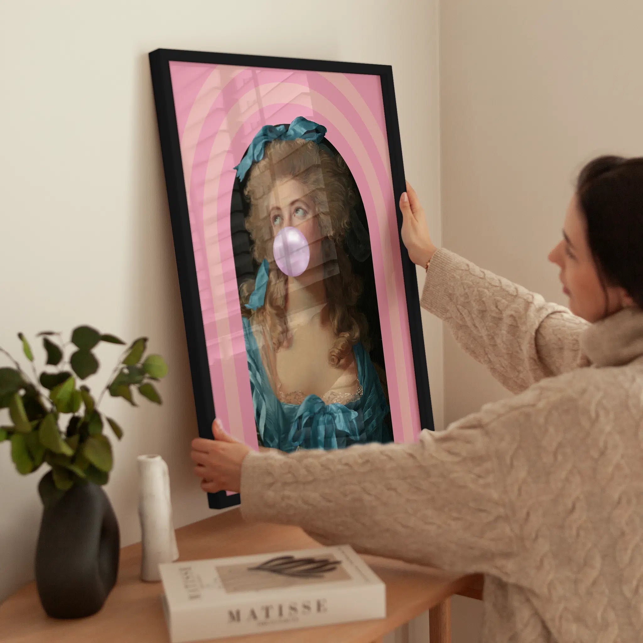 Lady with Bubblegum wird aufgehängt