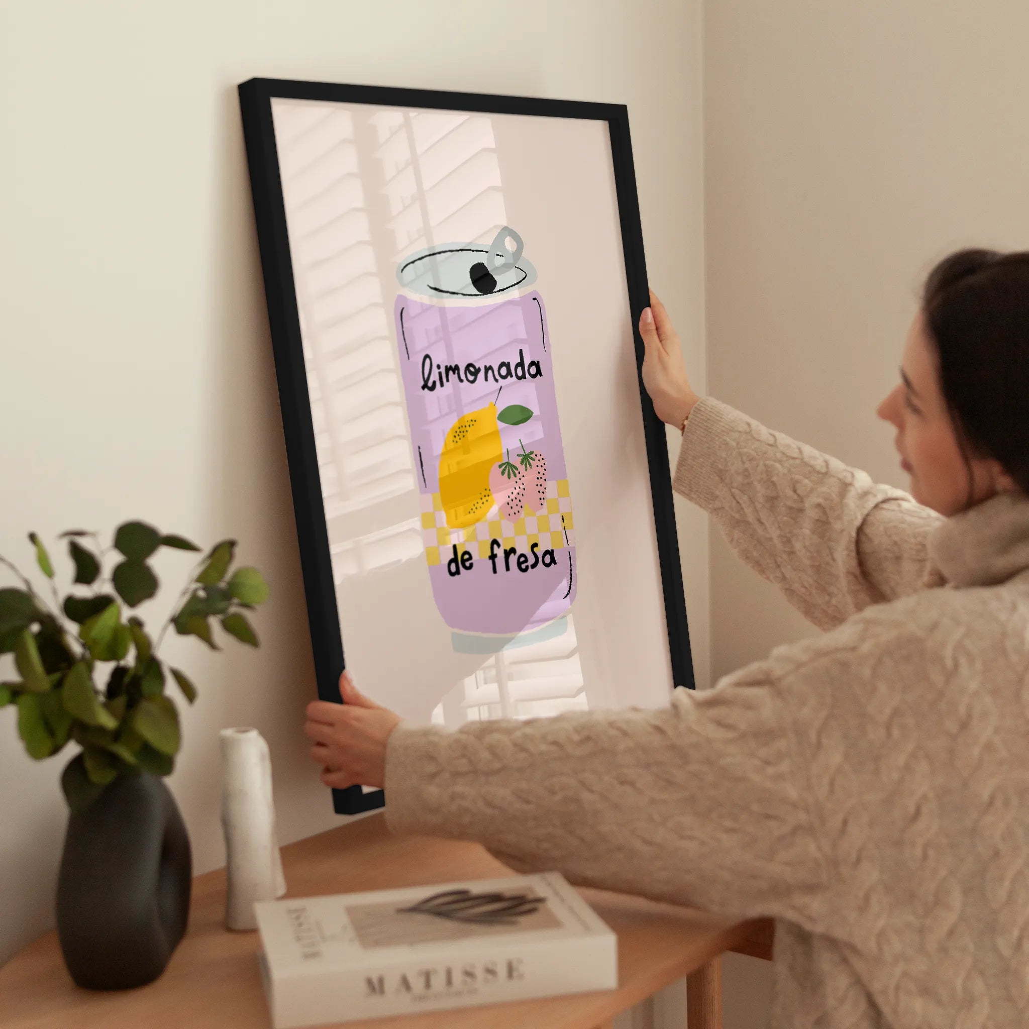 Limonada de Fresa wird aufgehängt