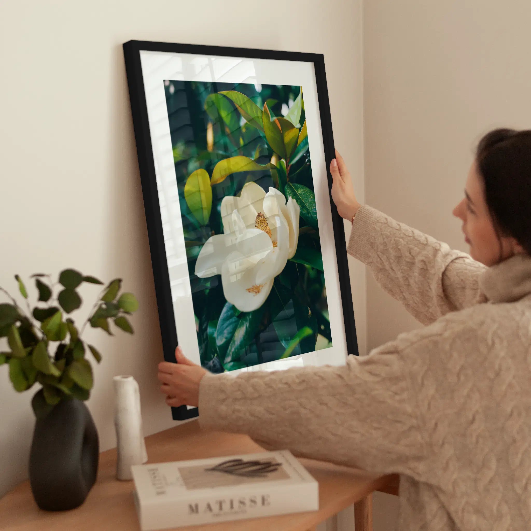 Magnolia Bloom No2 wird aufgehängt