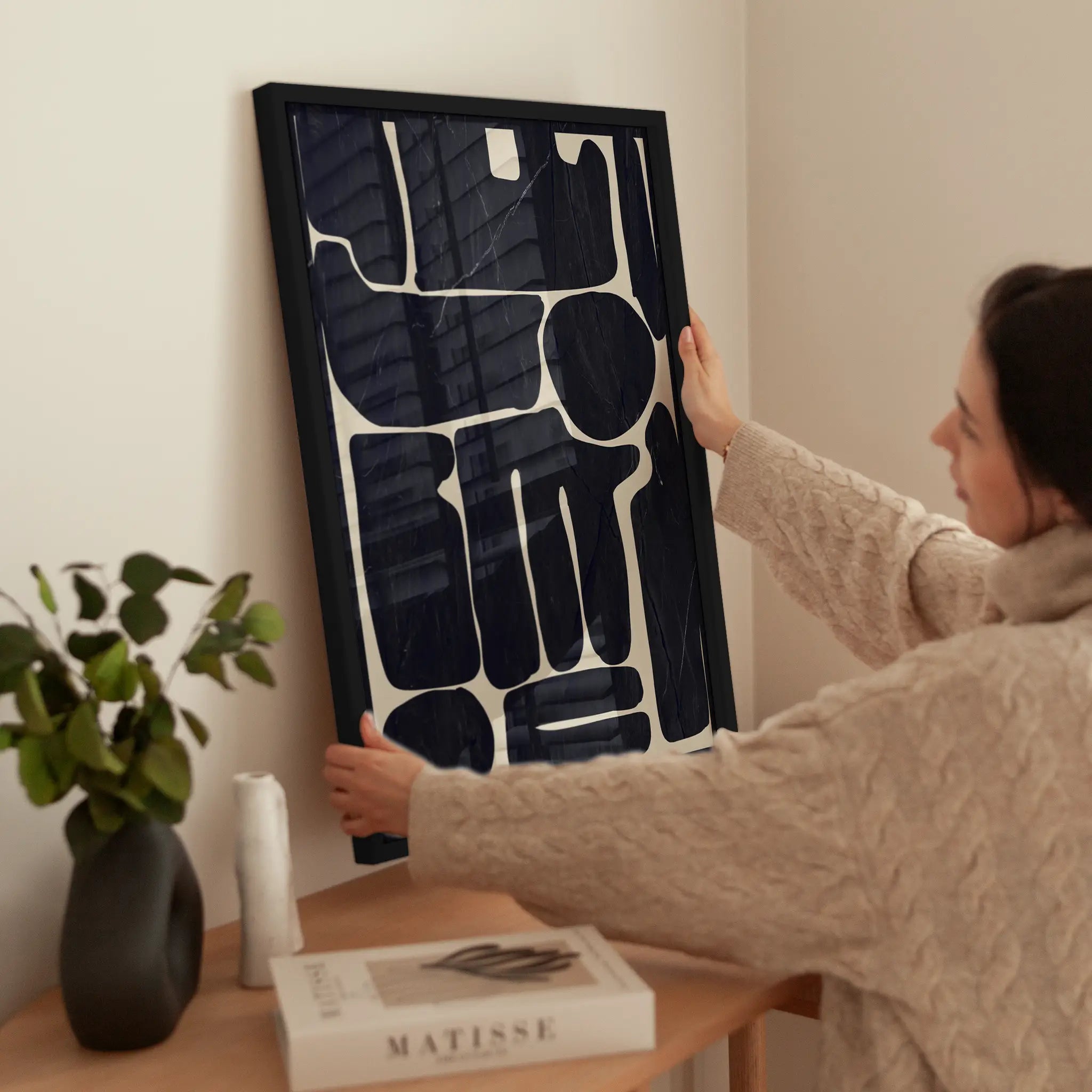 Marble Shapes wird aufgehängt