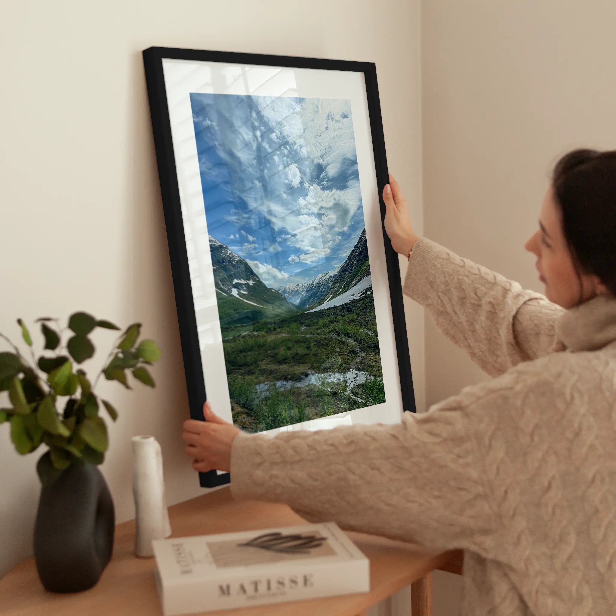 Norwegian Landscape No1 wird aufgehängt