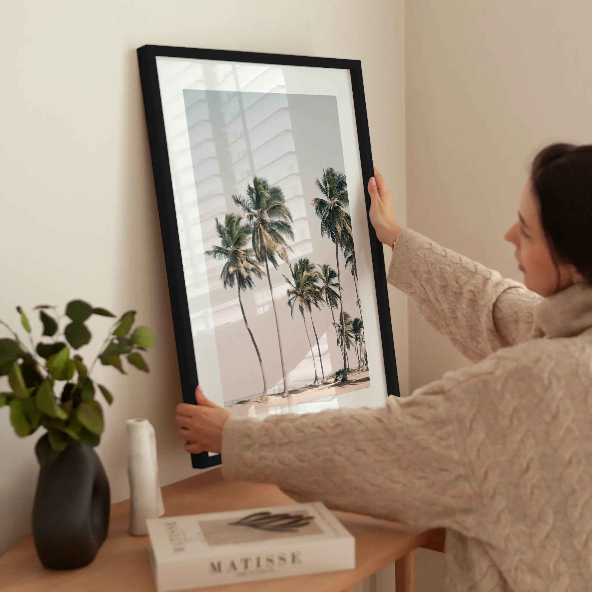 Pink Sky Palm wird aufgehängt