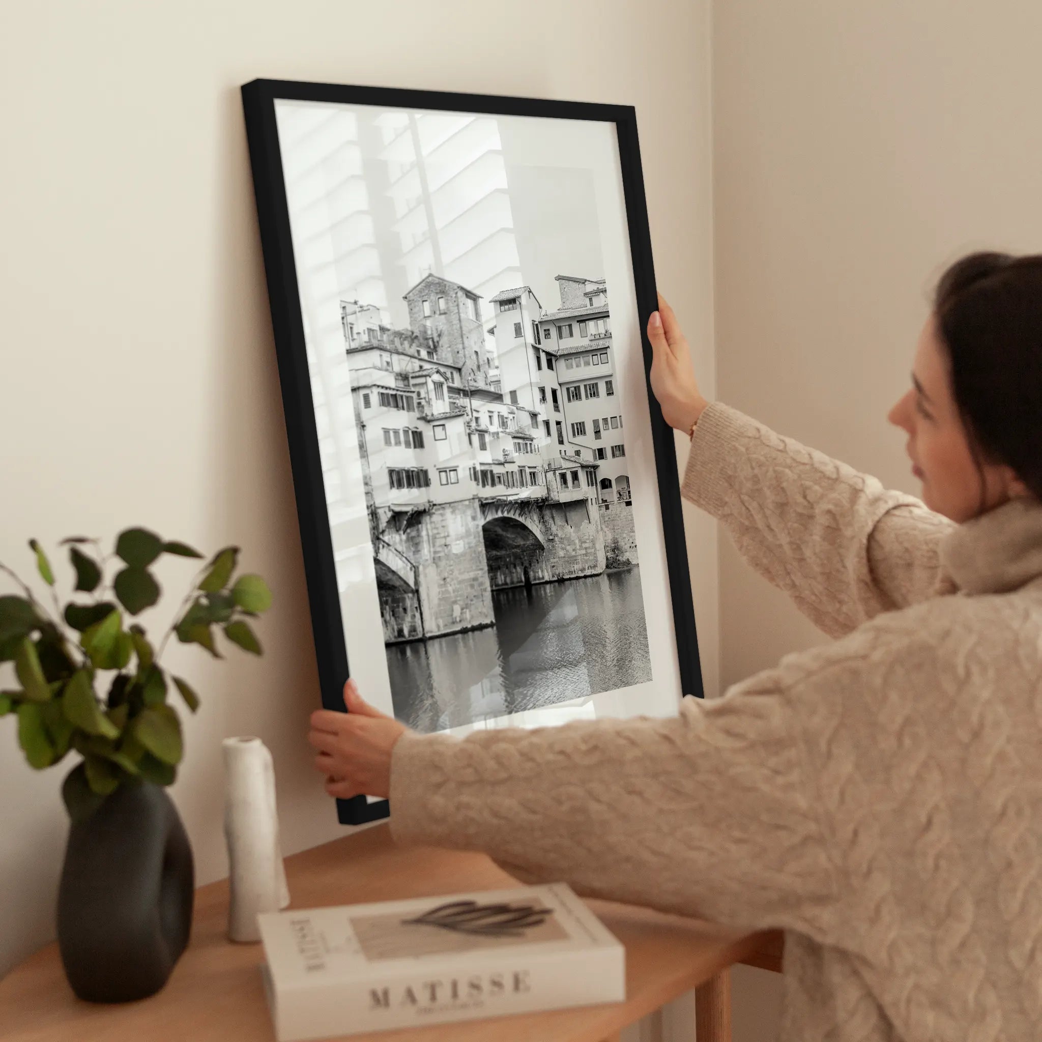 Ponte Vecchio Black and White wird aufgehängt