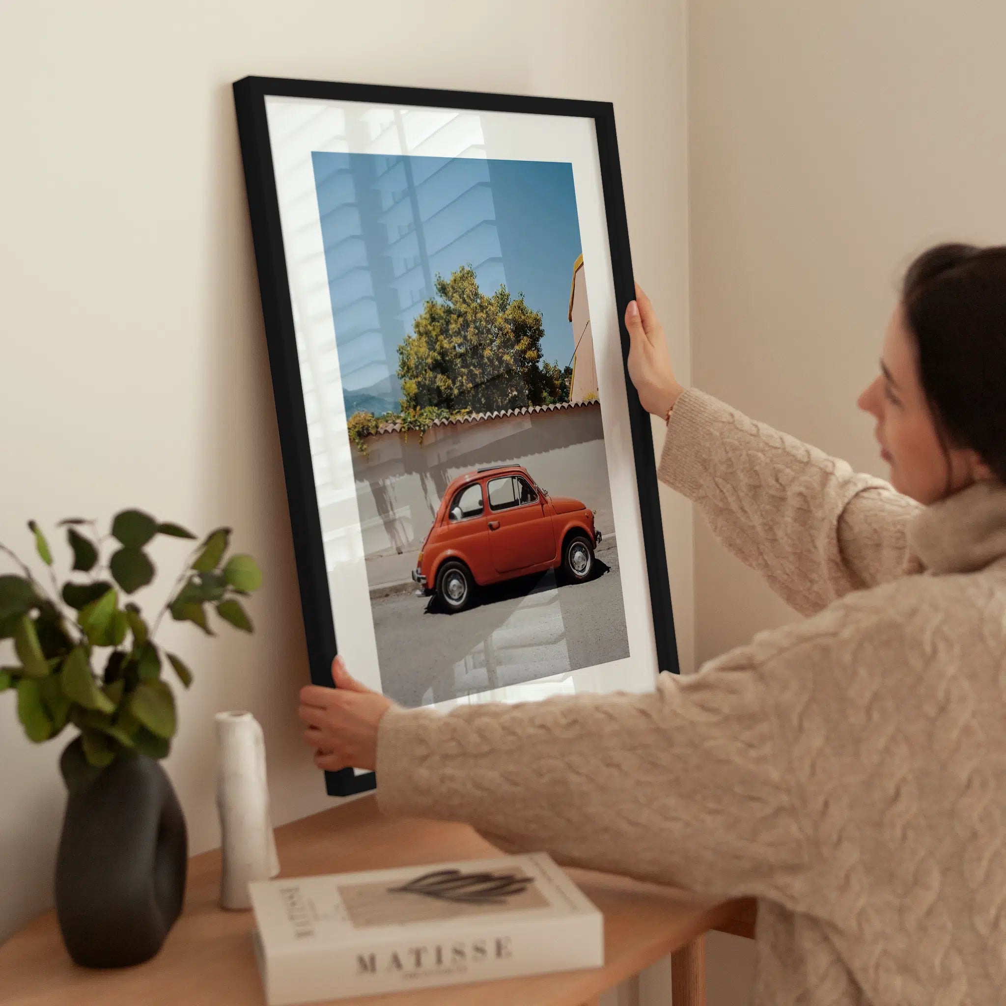 Red Car wird aufgehängt
