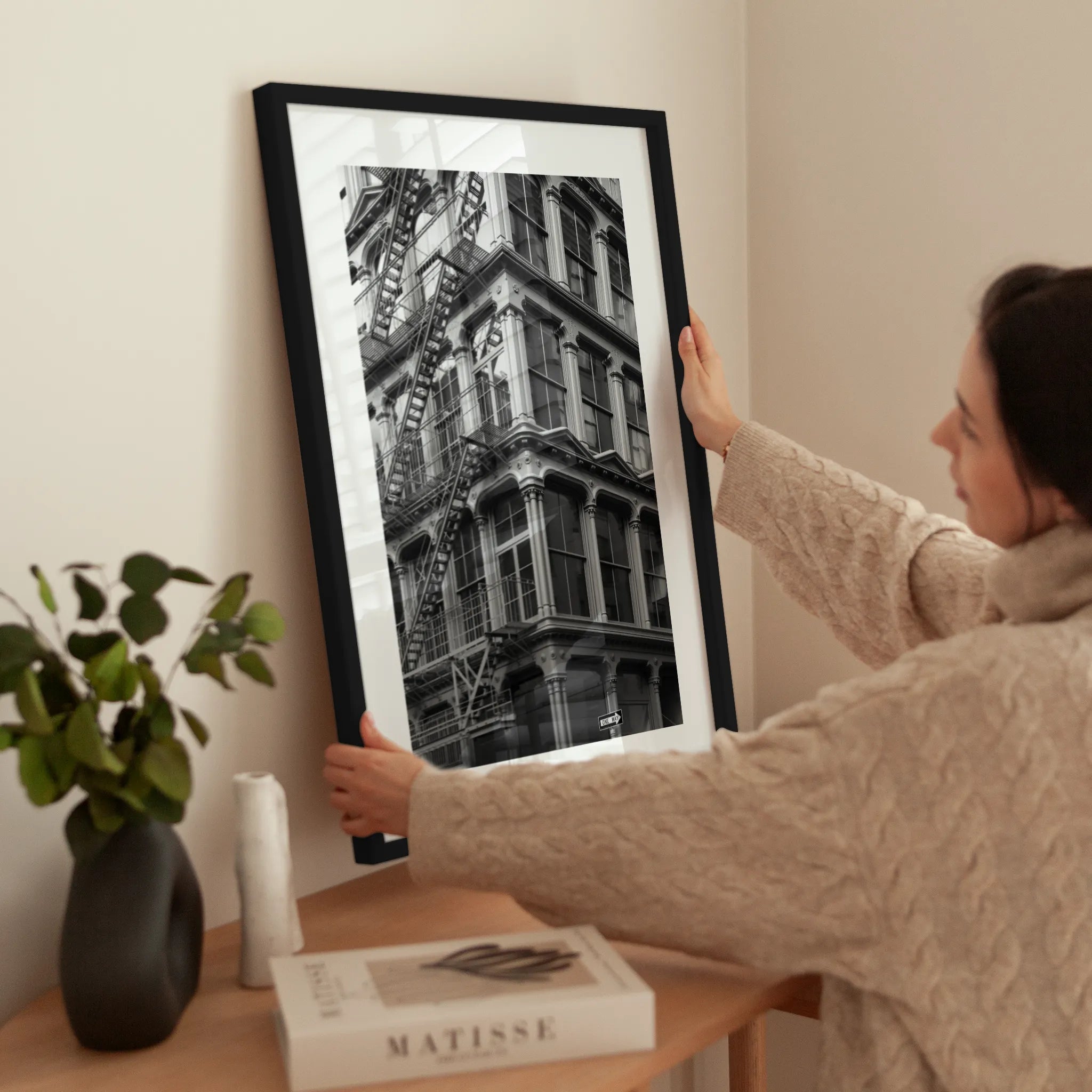 Soho Building wird aufgehängt