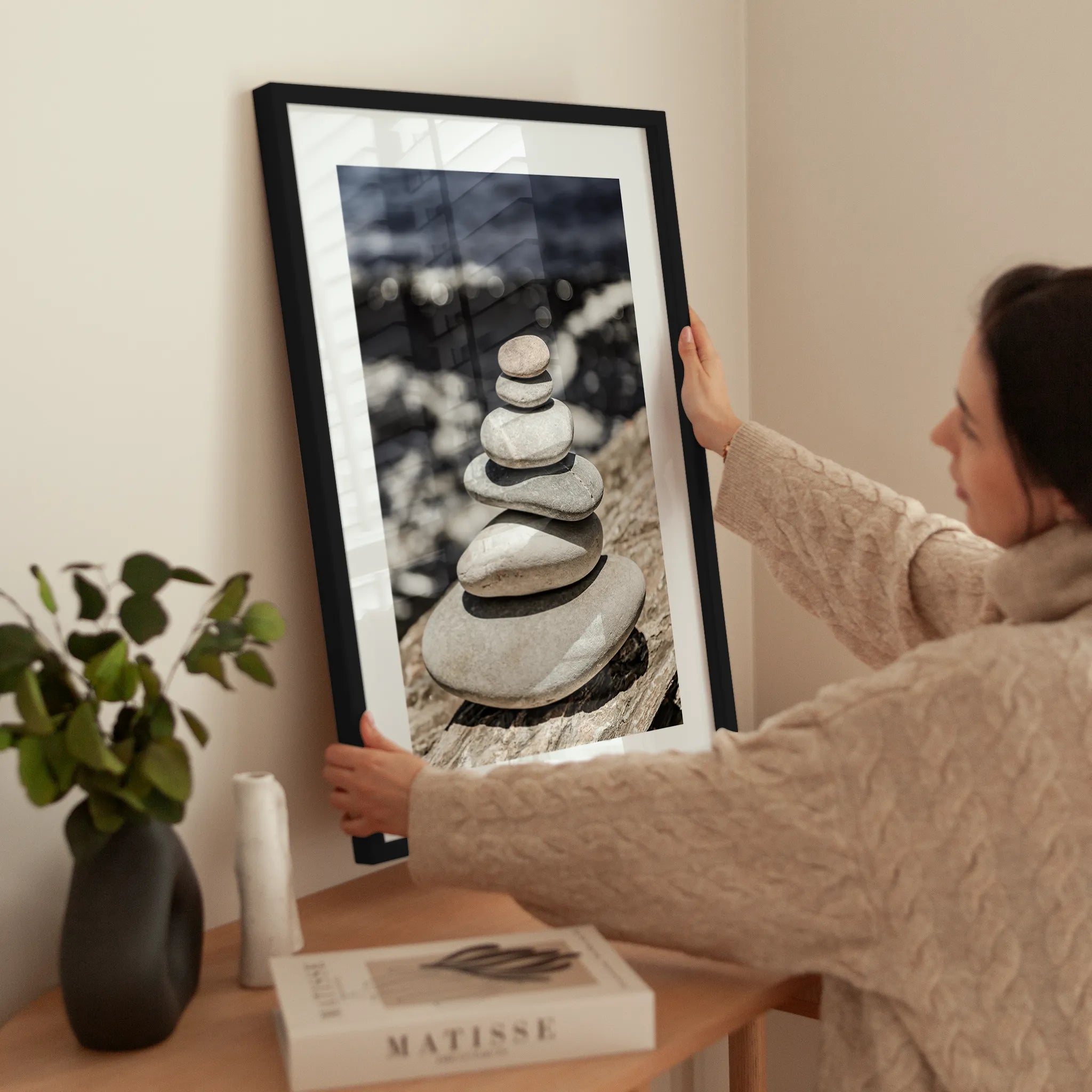 Stone Balance wird aufgehängt