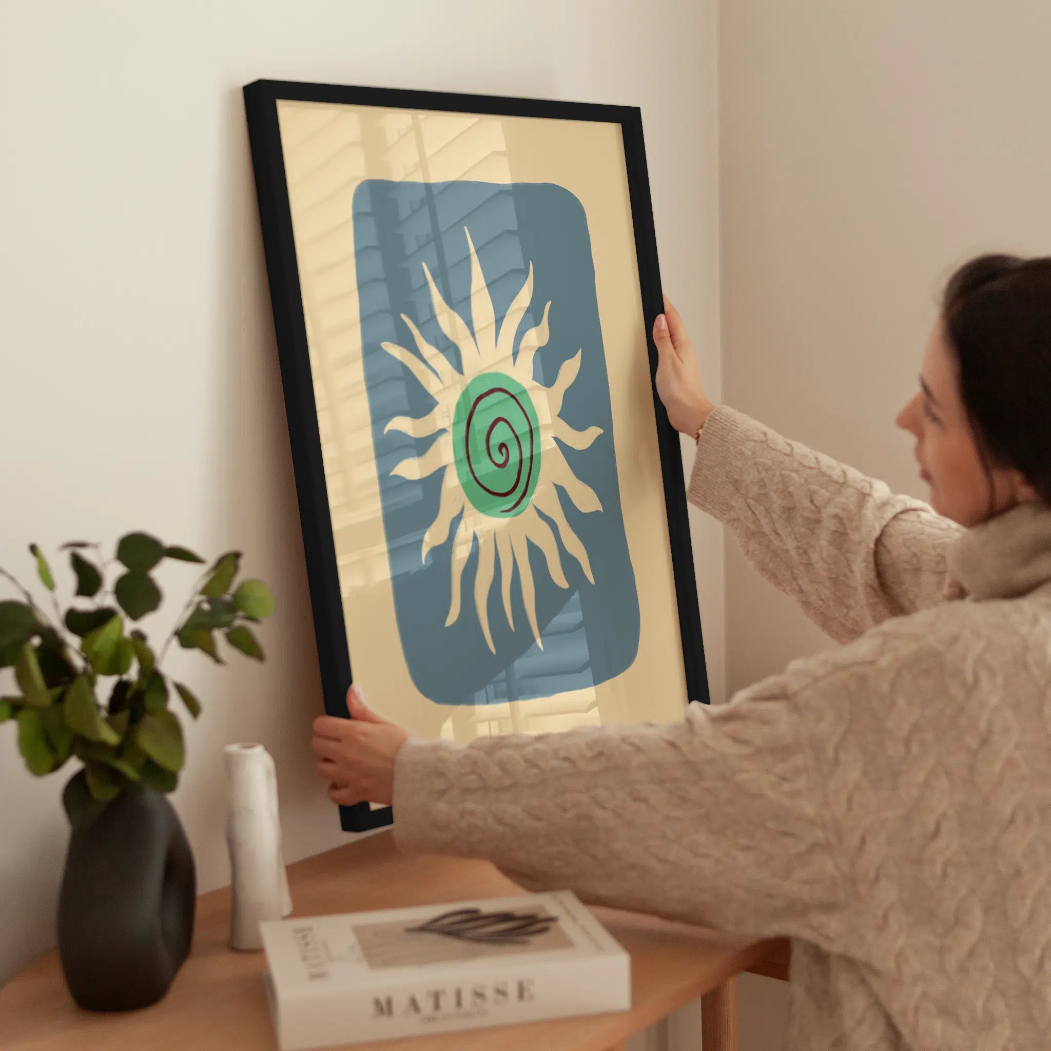 Sunny Art Print wird aufgehängt