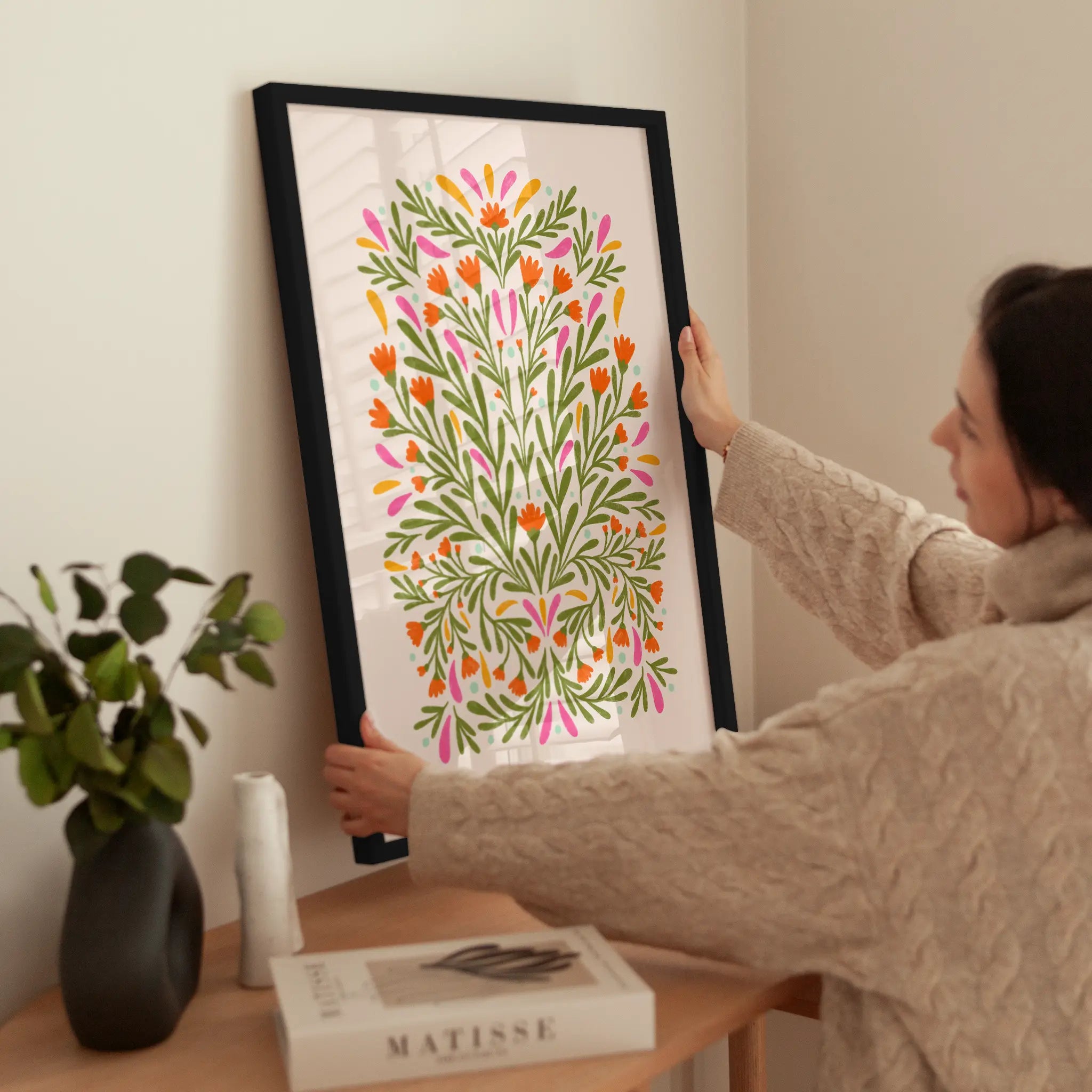 Symmetrical Floral Pattern wird aufgehängt
