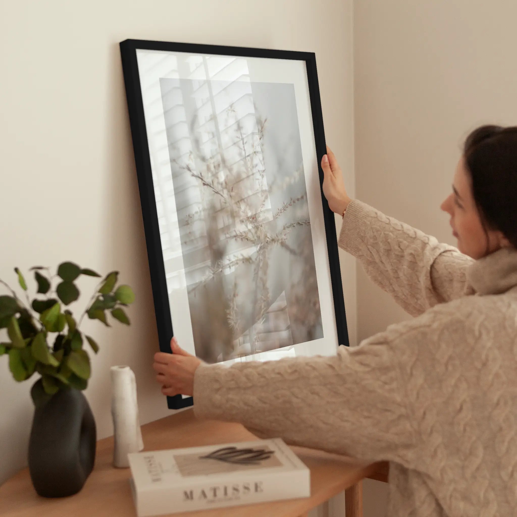 Textured Tendrils wird aufgehängt