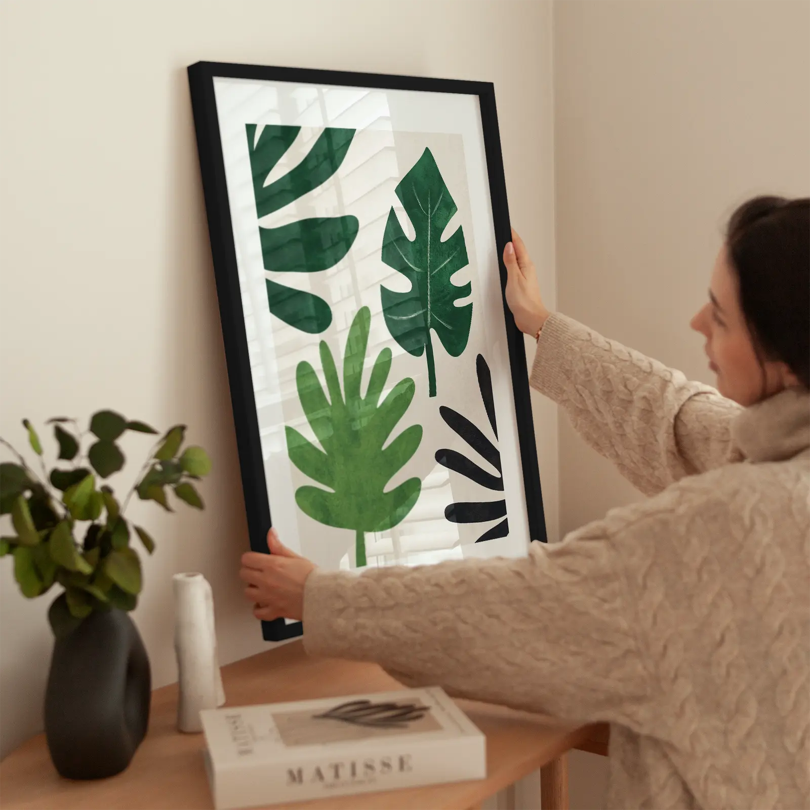 Tropical Silhouettes wird aufgehängt
