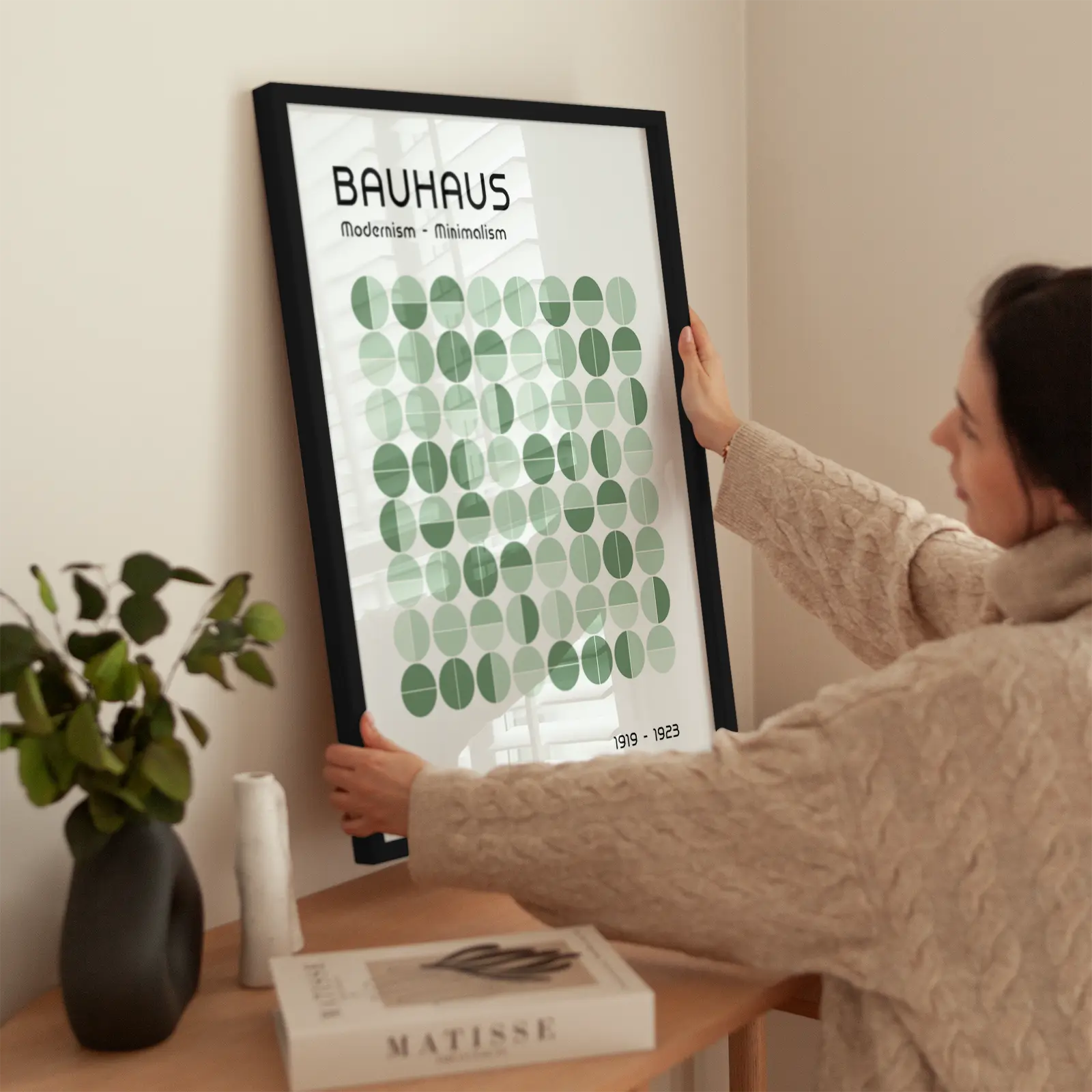 Verdant Dimensions — Bauhaus 1923 wird aufgehängt