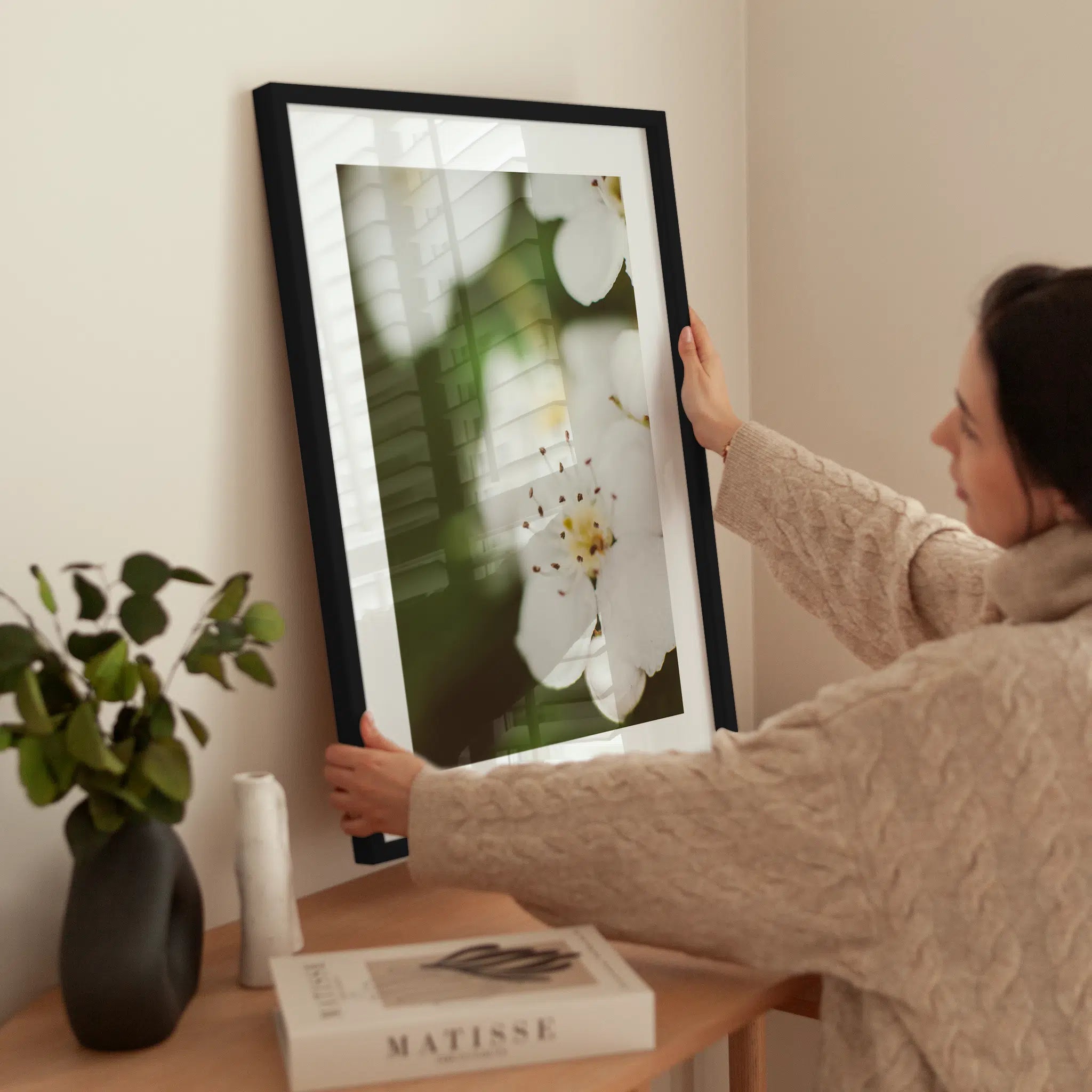 White Blossom Close Up wird aufgehängt