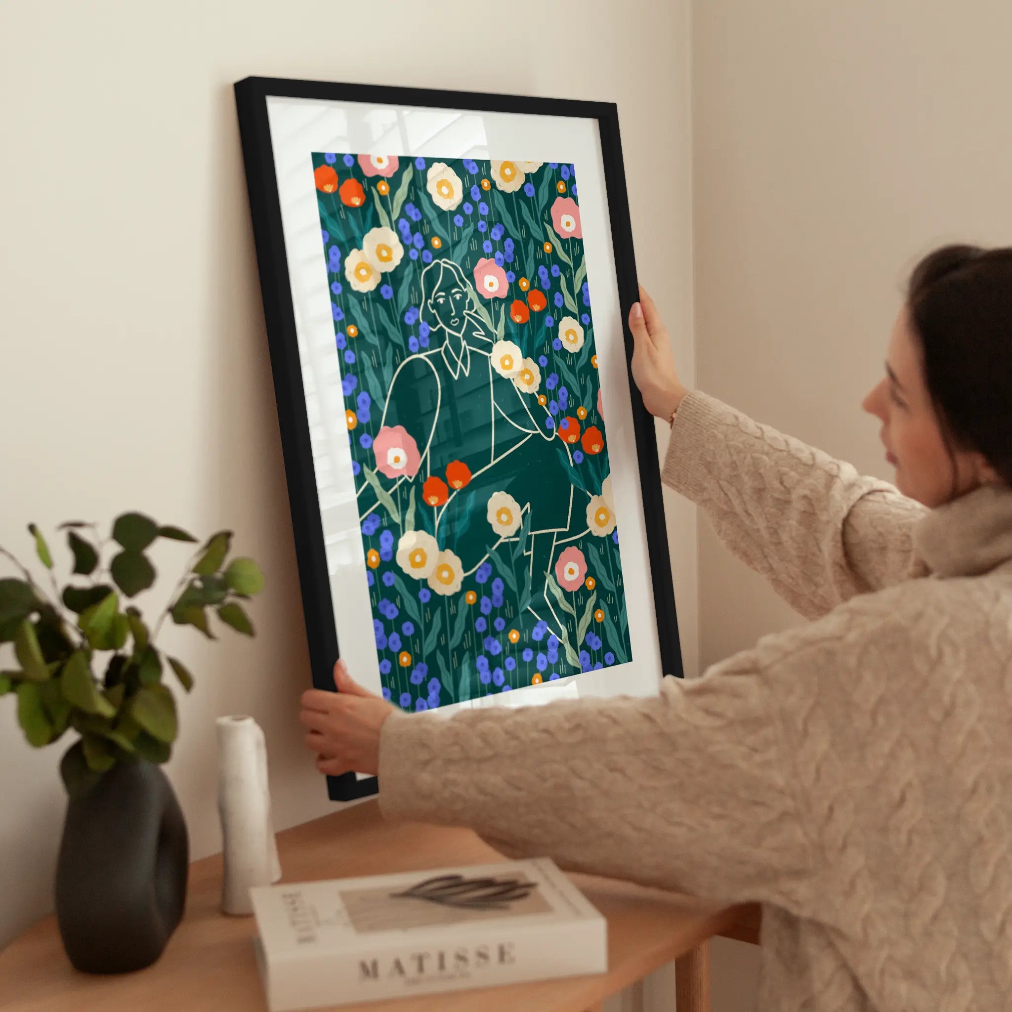 Line Lady With Florals wird aufgehängt