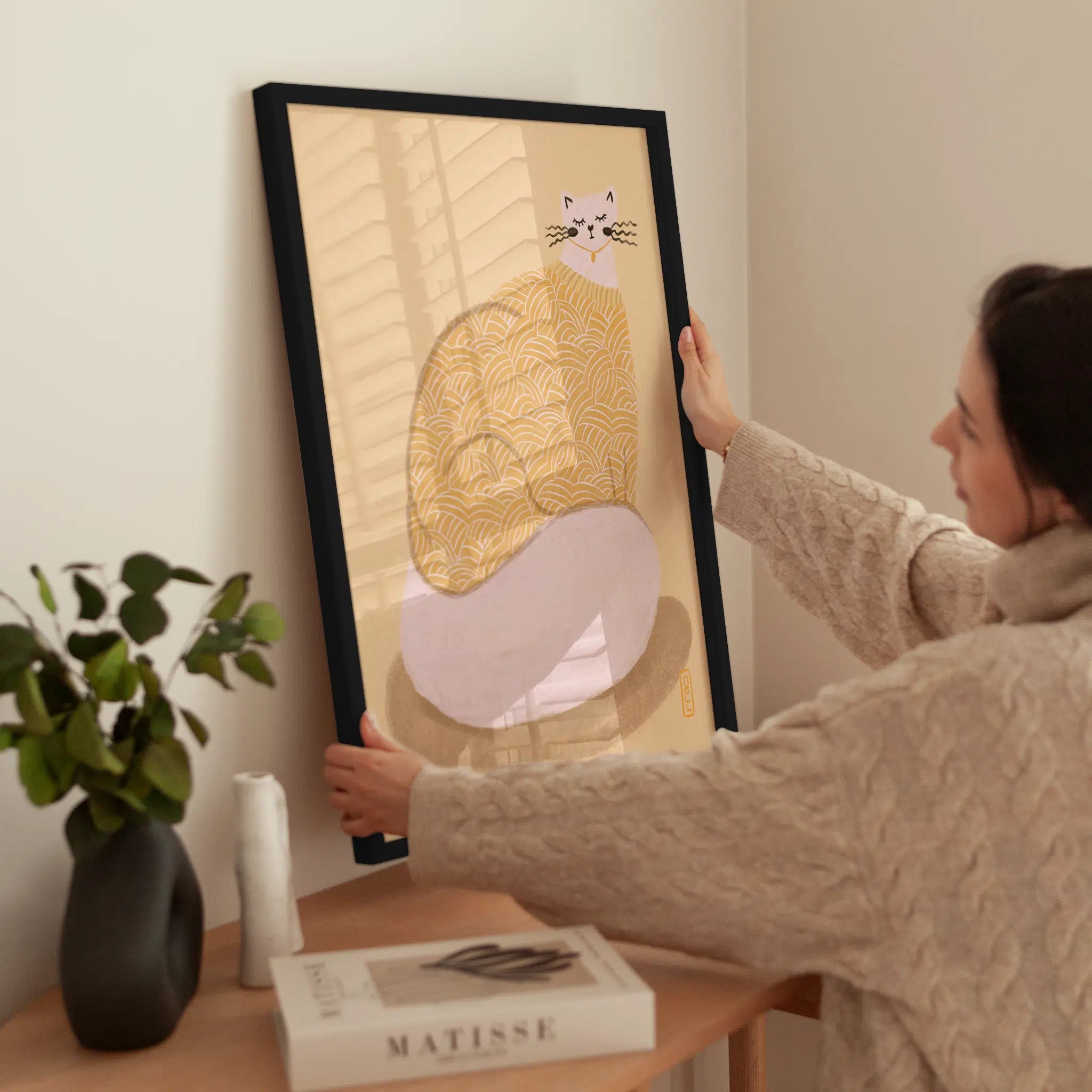 Yellow Cozy Cat wird aufgehängt