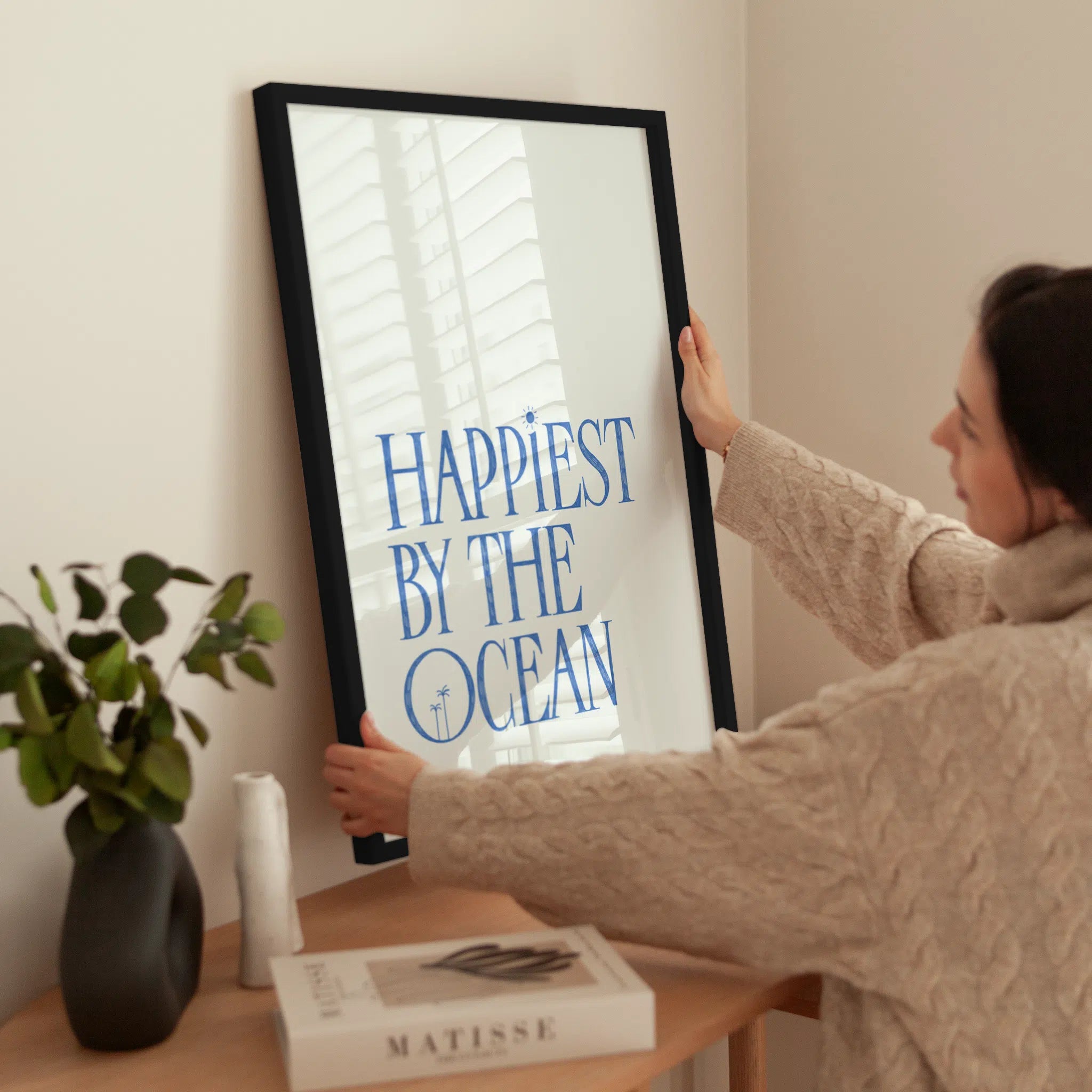Happiest by the Ocean wird aufgehängt