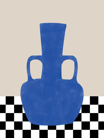 Illustration einer blauen Vase auf einem schwarz-weiß karierten Tisch vor einem beigefarbenen Hintergrund.