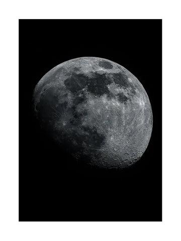 Schwarzweiß-Fotografie des Mondes vor einem schwarzen Hintergrund.