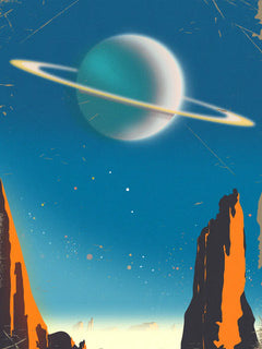 Poster eines Planeten mit Ringen vor einem blauen Himmel und orangefarbenen Felsen im Vordergrund im Retro-Look.