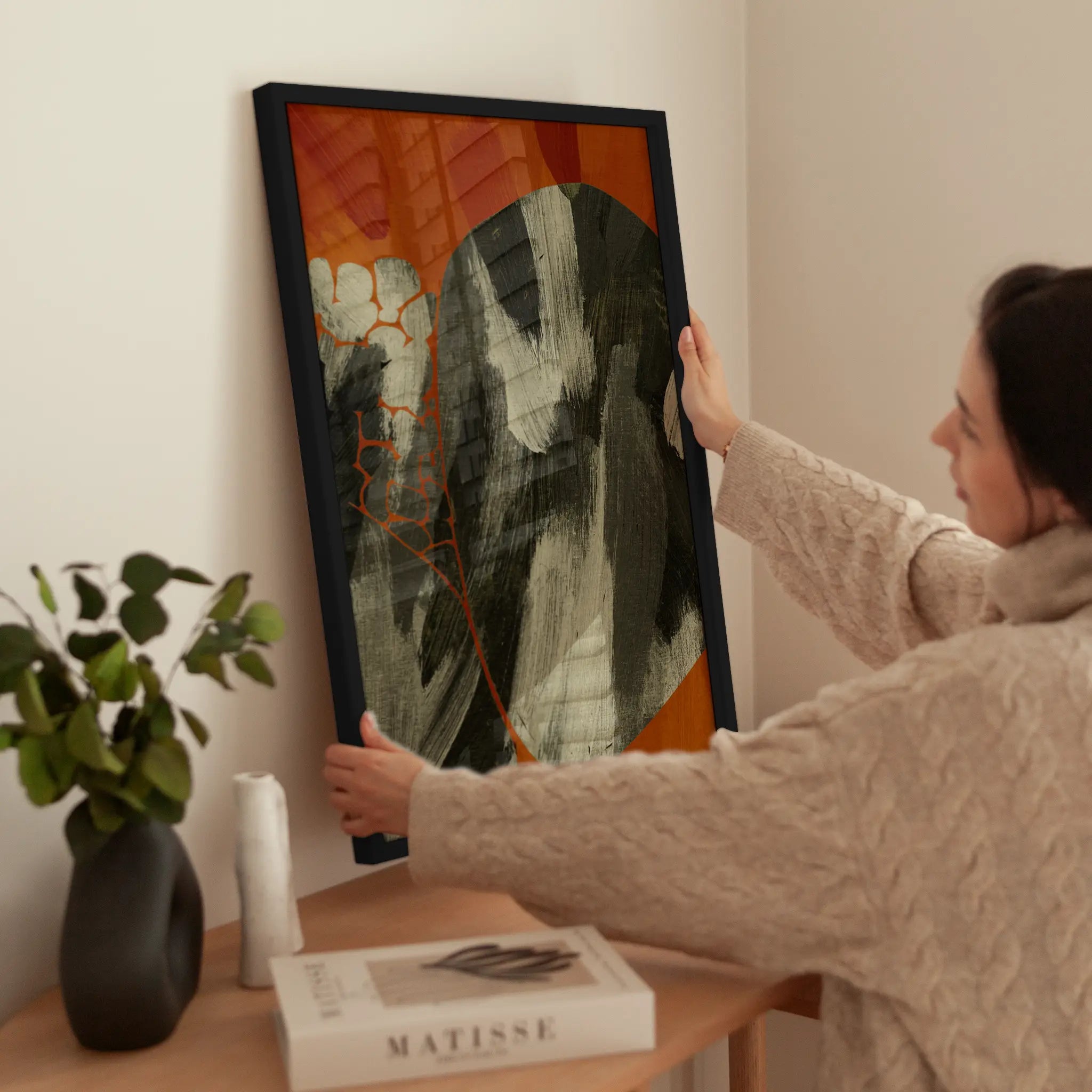 Abstract Orange wird aufgehängt