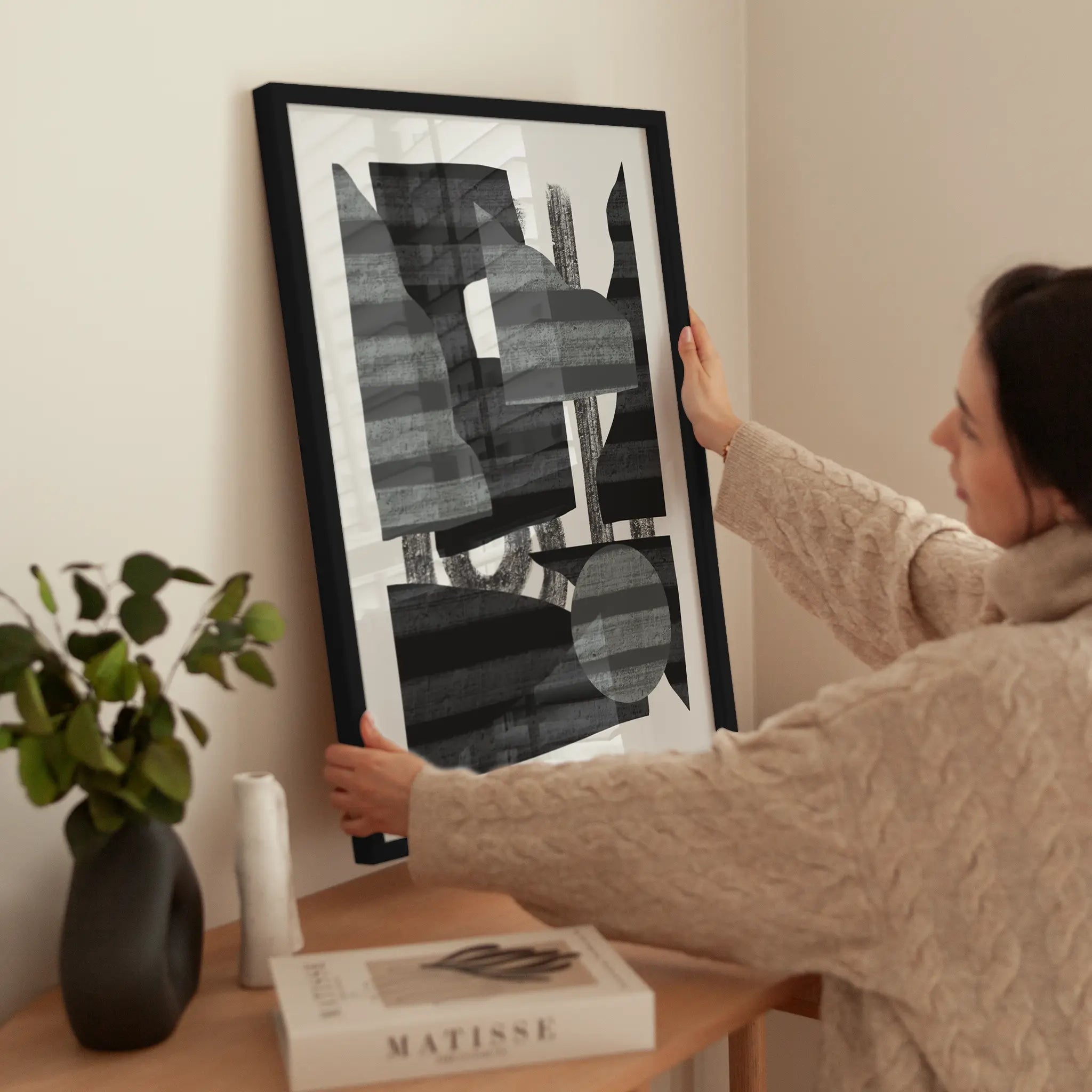 Abstract Stripe Minimal Collage No1 wird aufgehängt