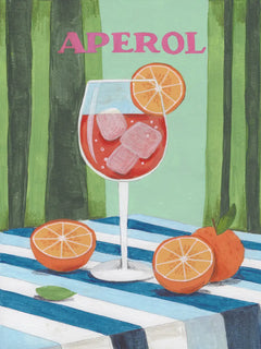 Illustration eines Aperol-Getränks in einem Weinglas mit Orangenscheiben auf einem gestreiften Tisch.