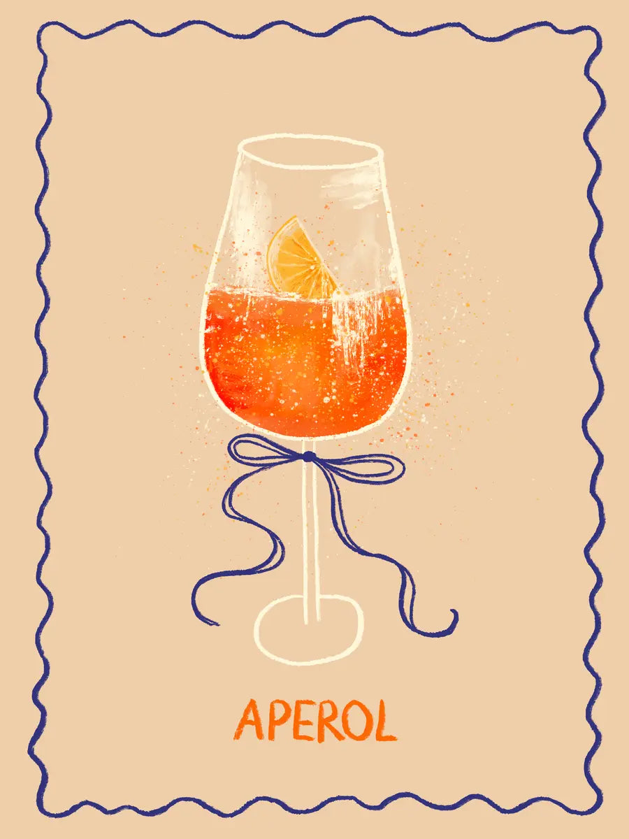 Illustration eines Aperol Spritz Glases mit blauer Schleife auf beigem Hintergrund.