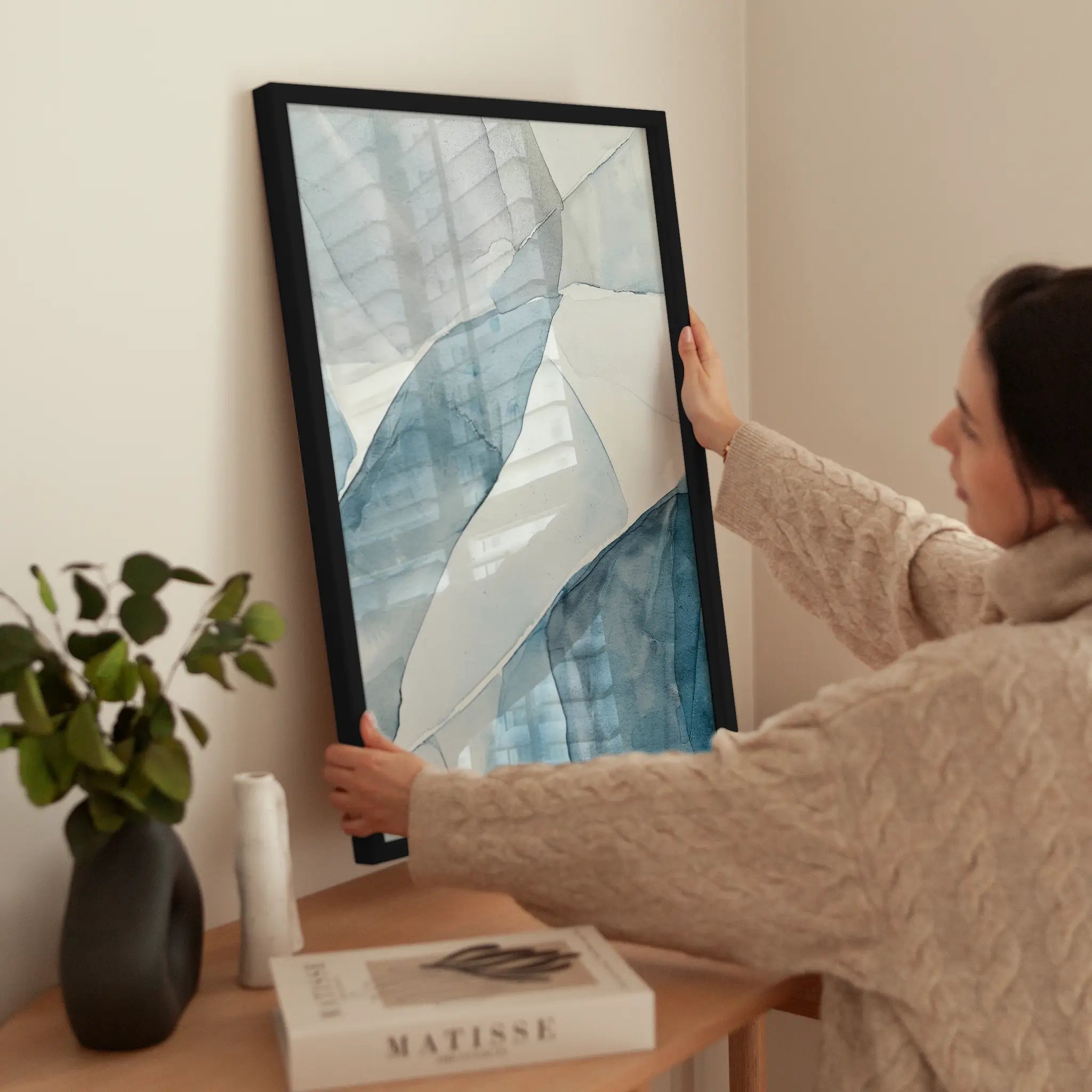 Aquarelle Shapes No1 wird aufgehängt