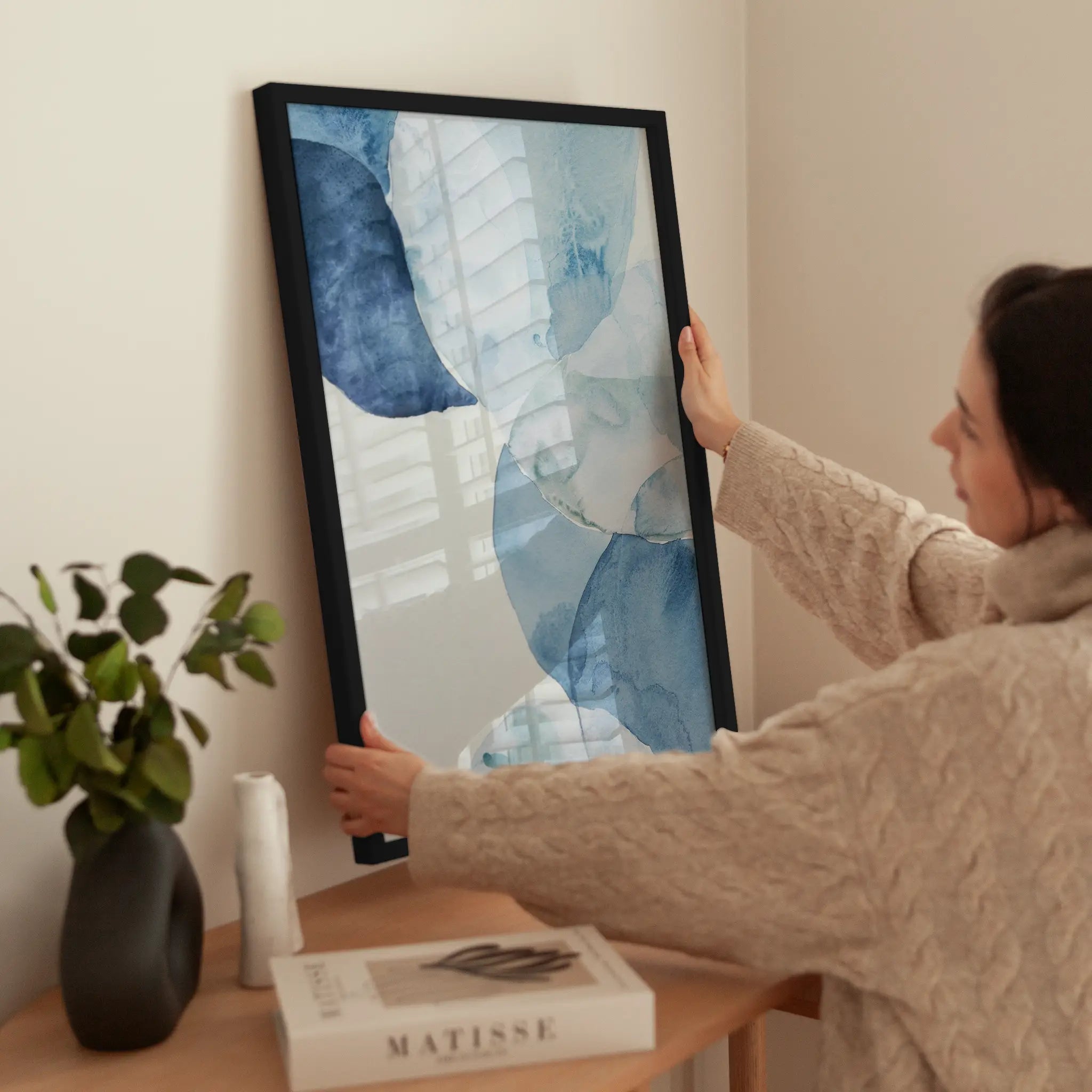 Aquarelle Shapes No2 wird aufgehängt