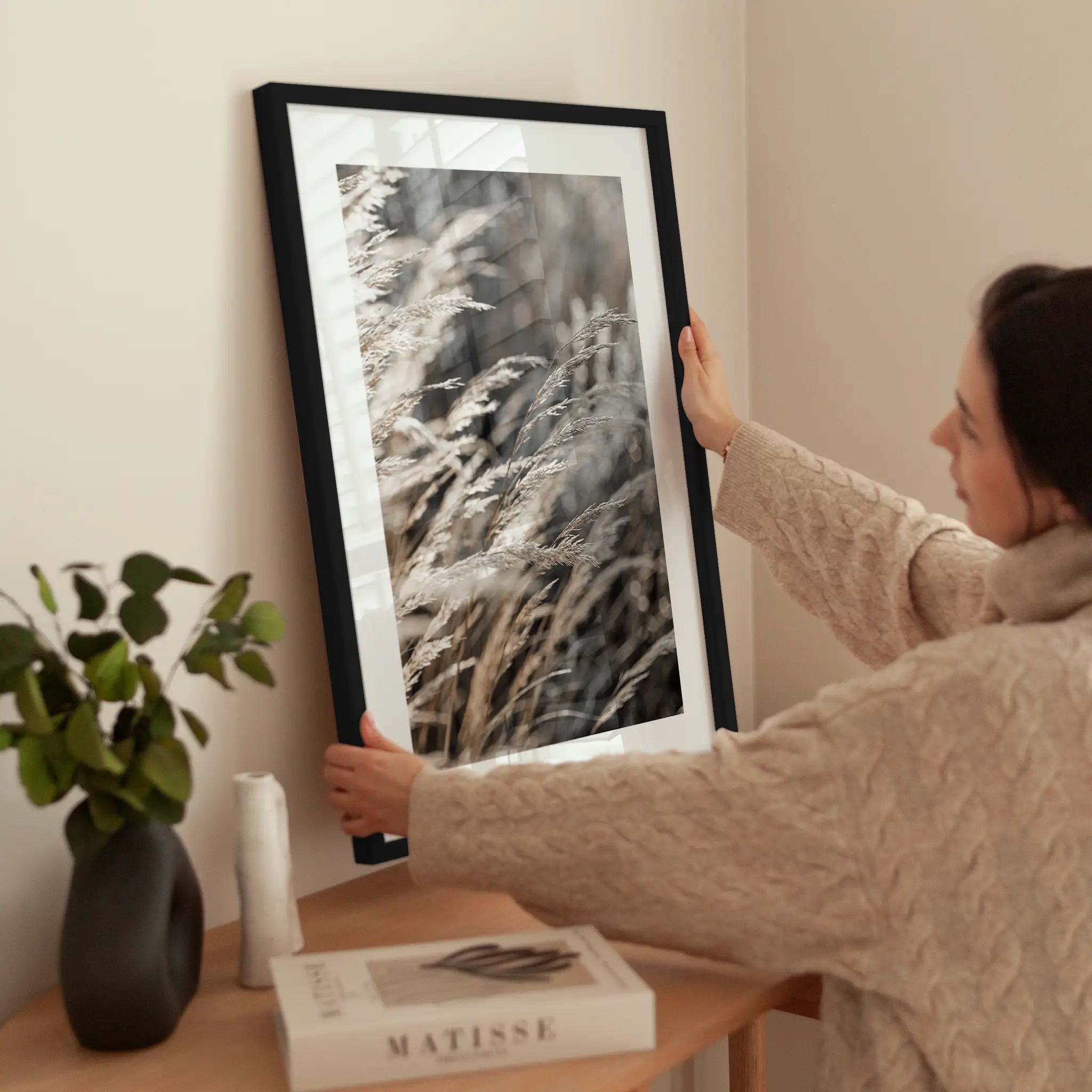 Beige Reeds wird aufgehängt