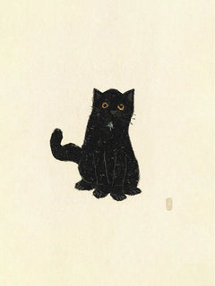 Illustration einer schwarzen Katze mit orangefarbenen Augen auf beigem Hintergrund.