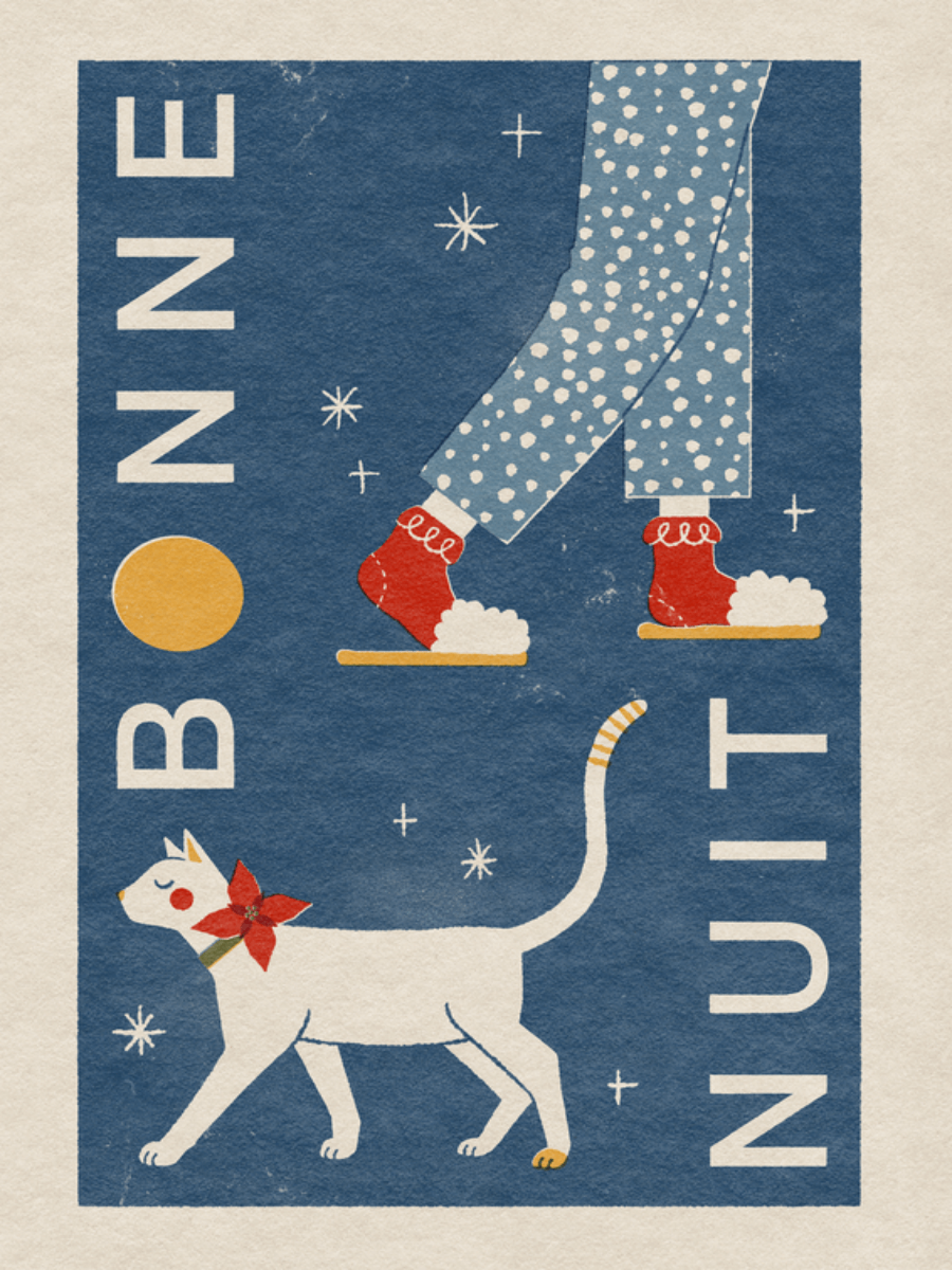 Illustration einer weißen Katze mit roter Schleife neben Füßen in gepunkteten Hosen und roten Hausschuhen, mit "Bonne Nuit" Text auf blauem Hintergrund mit Sternen.