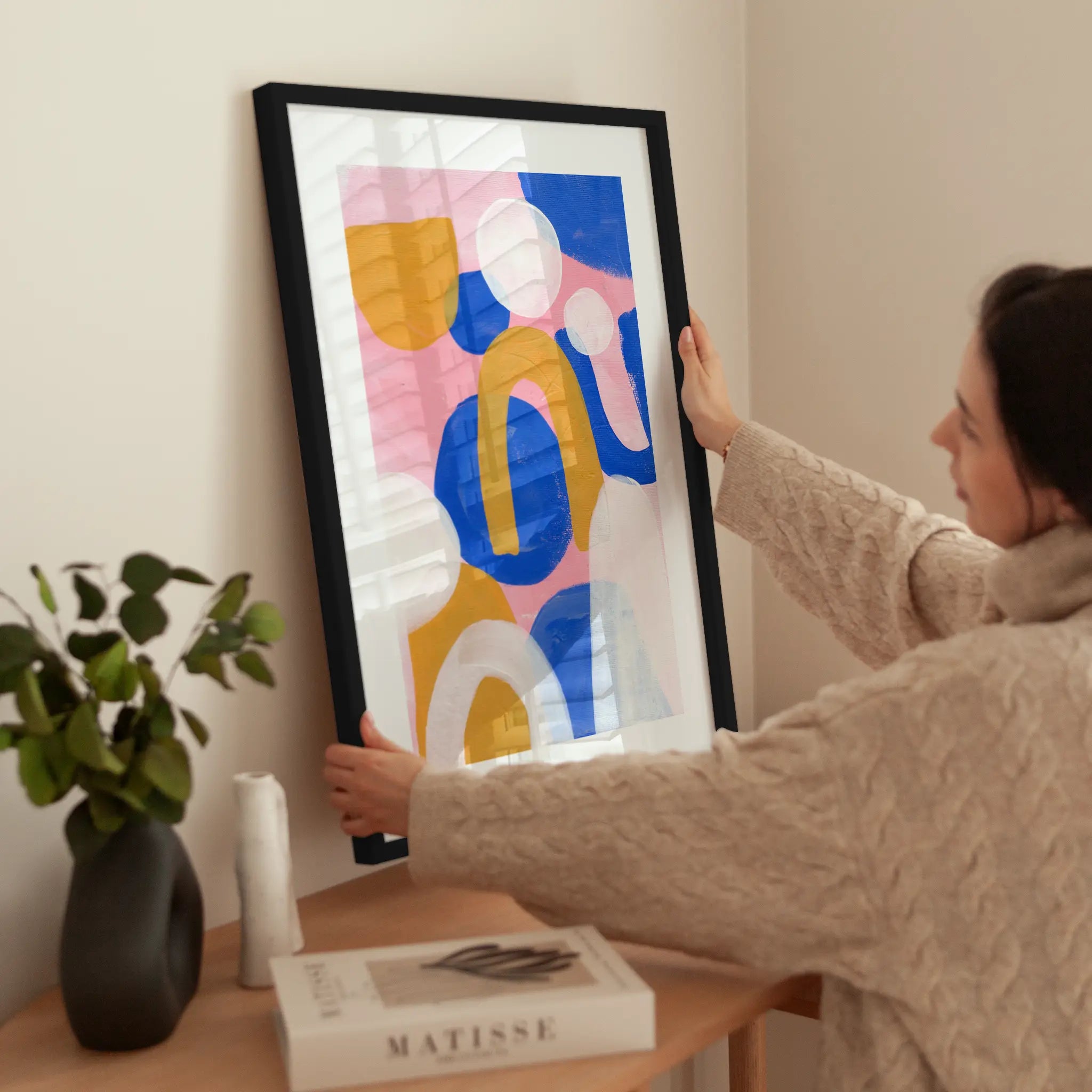 Bright Abstract wird aufgehängt