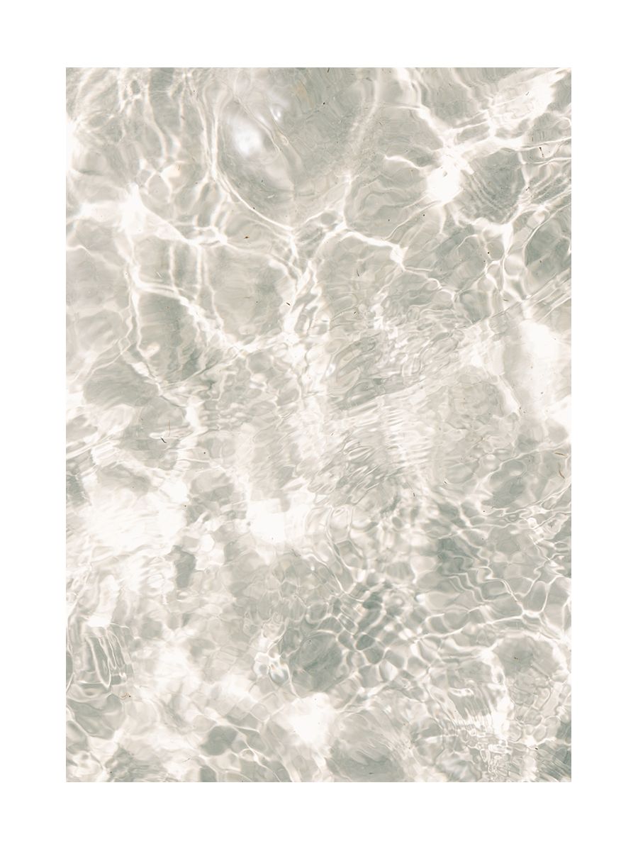 Fotografie von Wasser mit Lichtreflexionen in Beige.