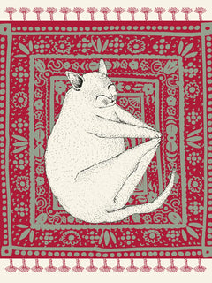 Illustration einer weißen Katze auf einem roten Teppich mit Blumenmuster.