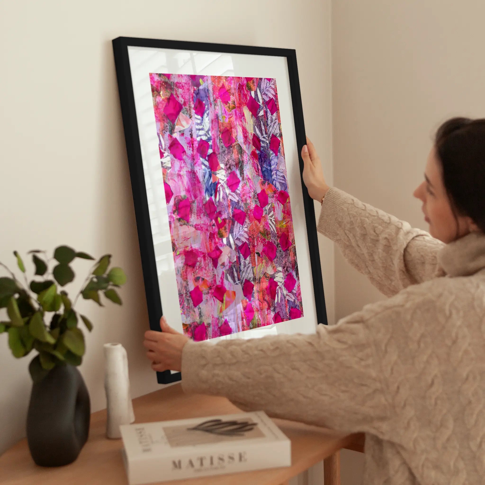 Collage Painting wird aufgehängt
