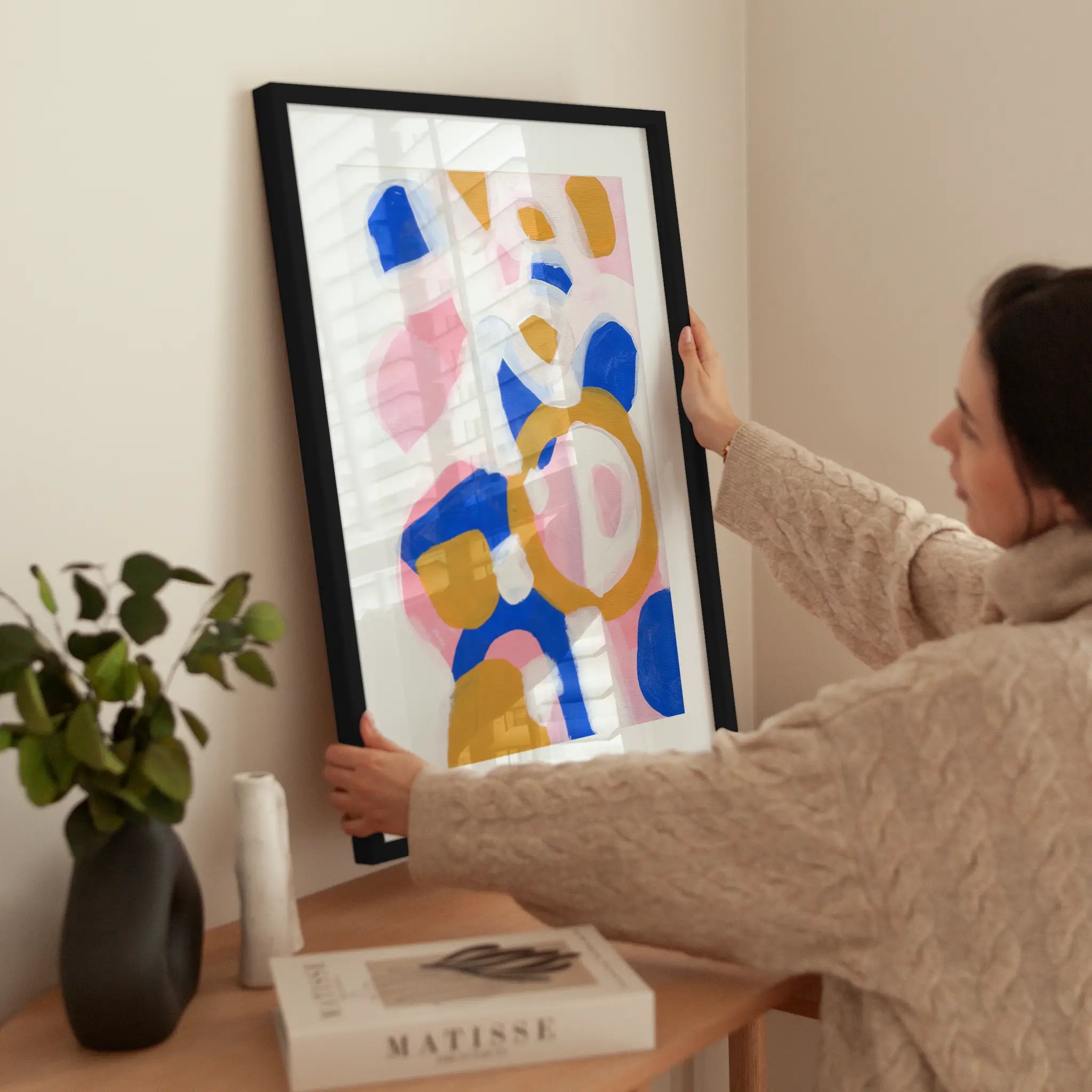 Colorful Painting wird aufgehängt